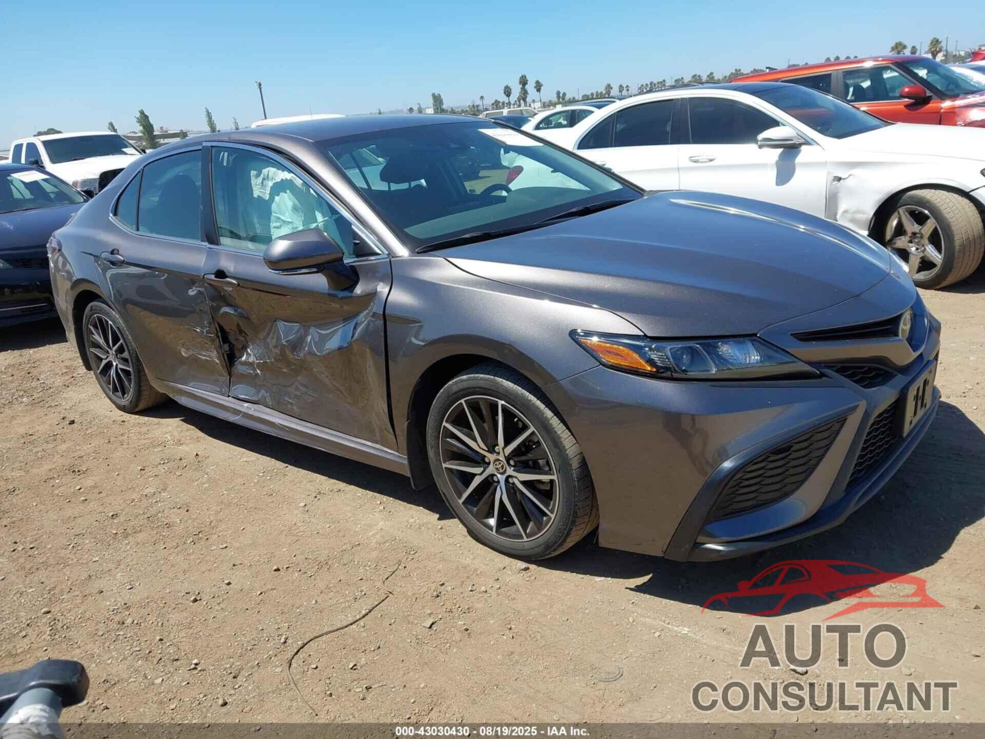 TOYOTA CAMRY 2023 - 4T1G11AK1PU808633