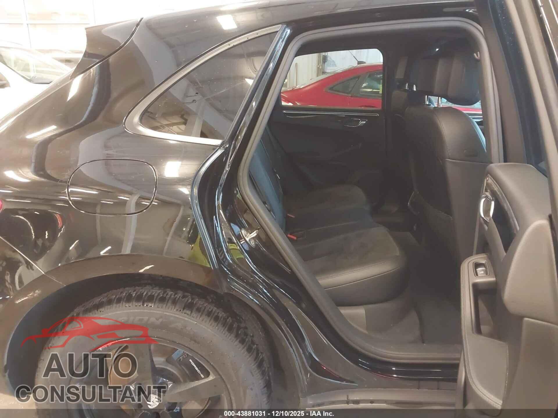 PORSCHE MACAN 2017 - WP1AA2A57HLB03500