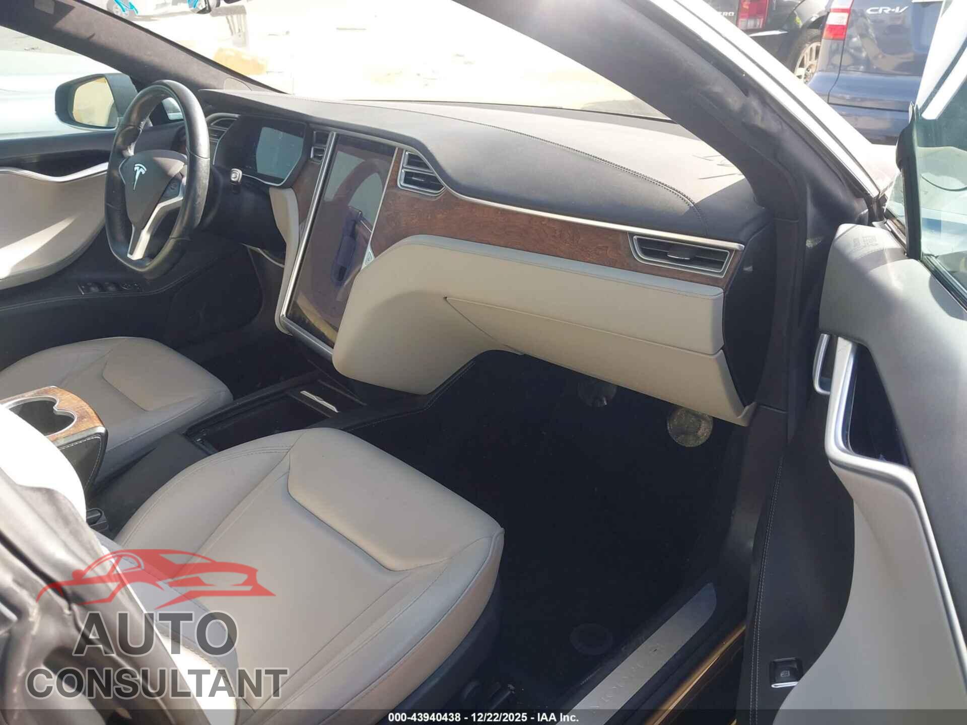 TESLA MODEL S 2016 - 5YJSA1E14GF176557