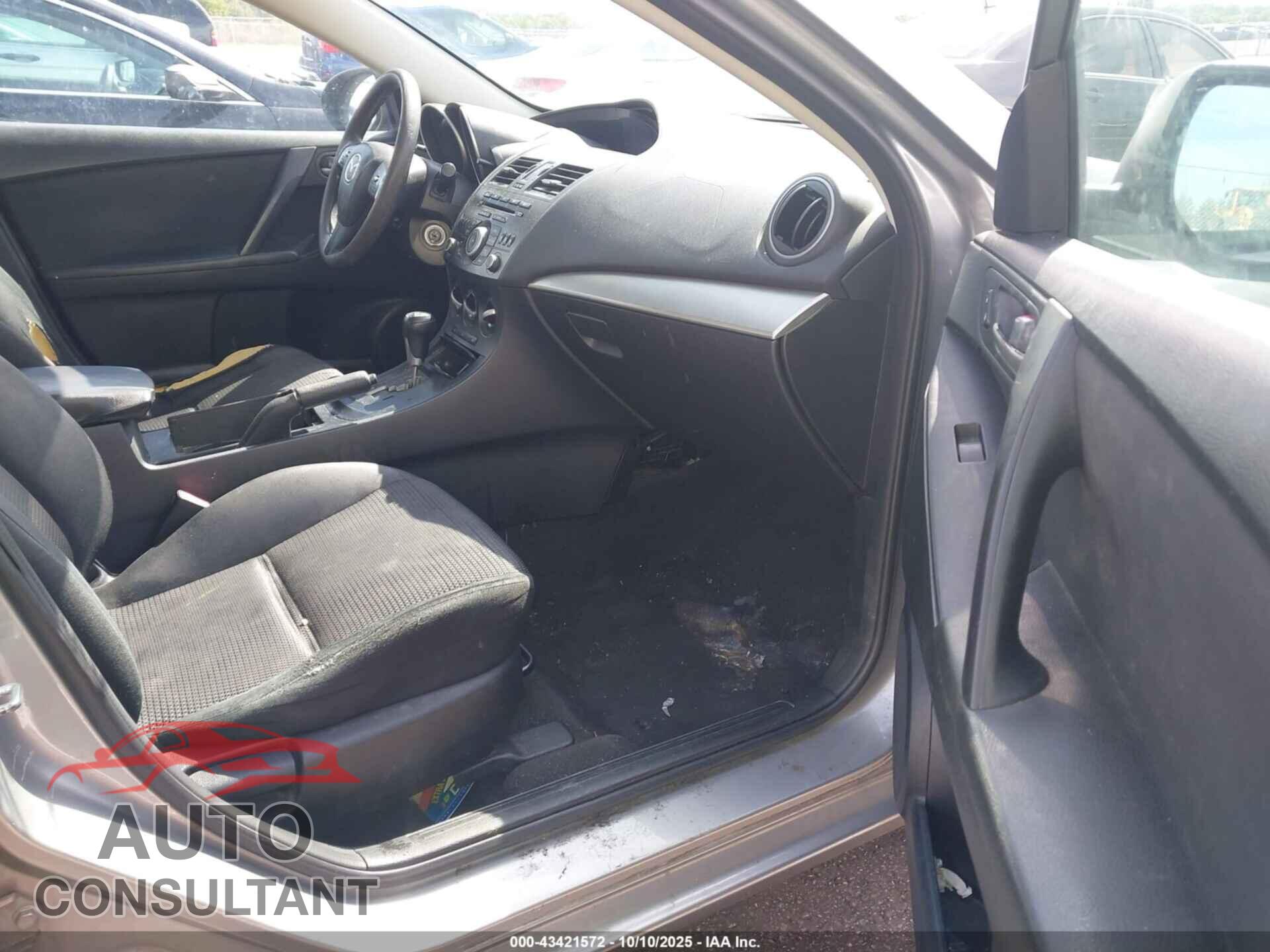 MAZDA MAZDA3 2013 - JM1BL1U76D1709027