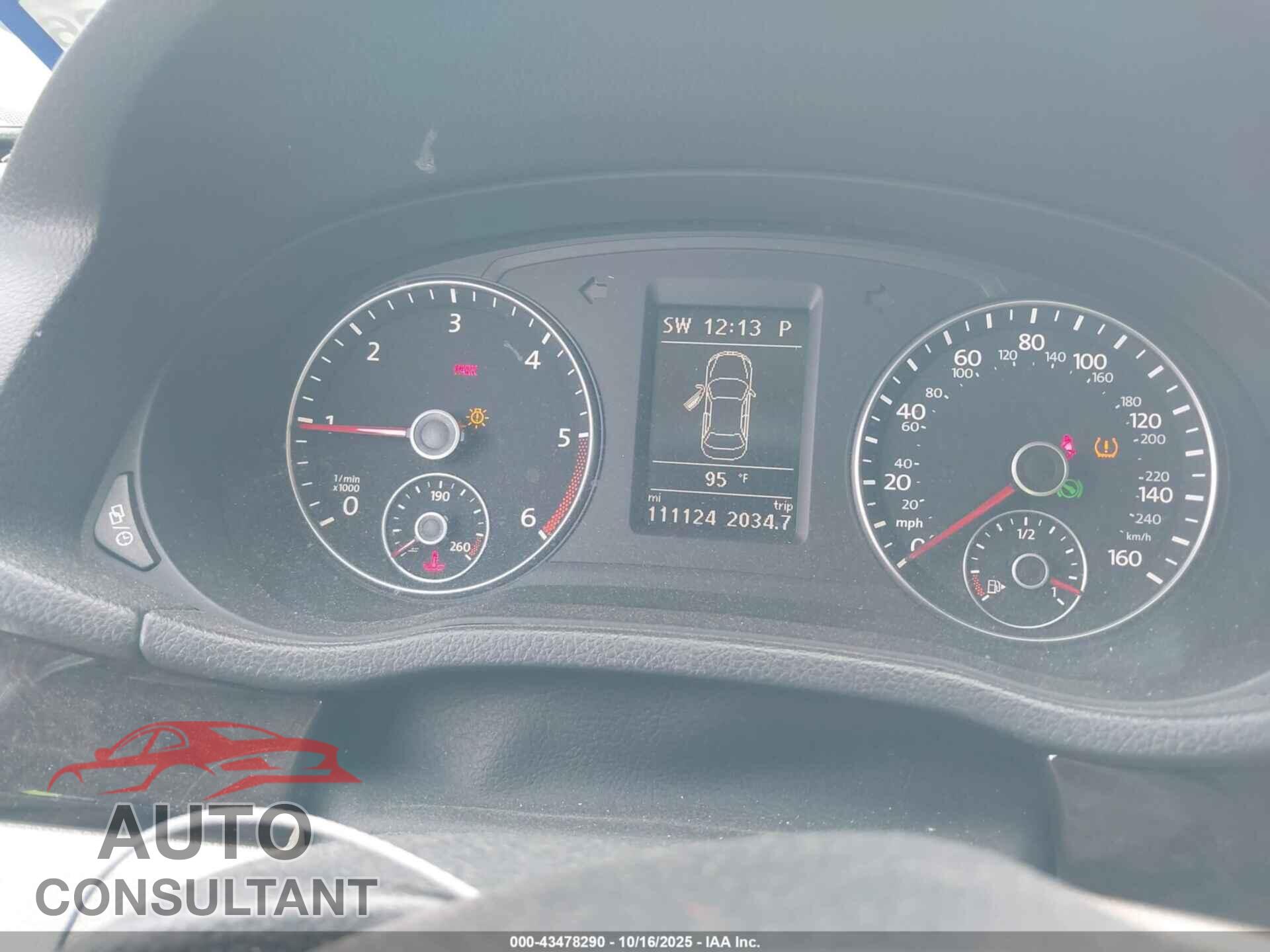 VOLKSWAGEN PASSAT 2015 - 1VWCV7A31FC068053
