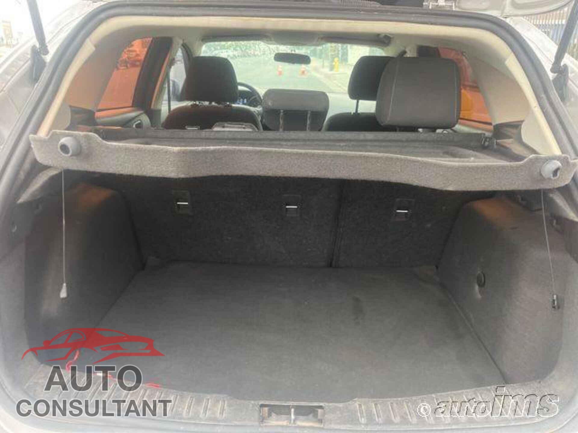 FORD FOCUS 2016 - 1FADP3K2XGL336458
