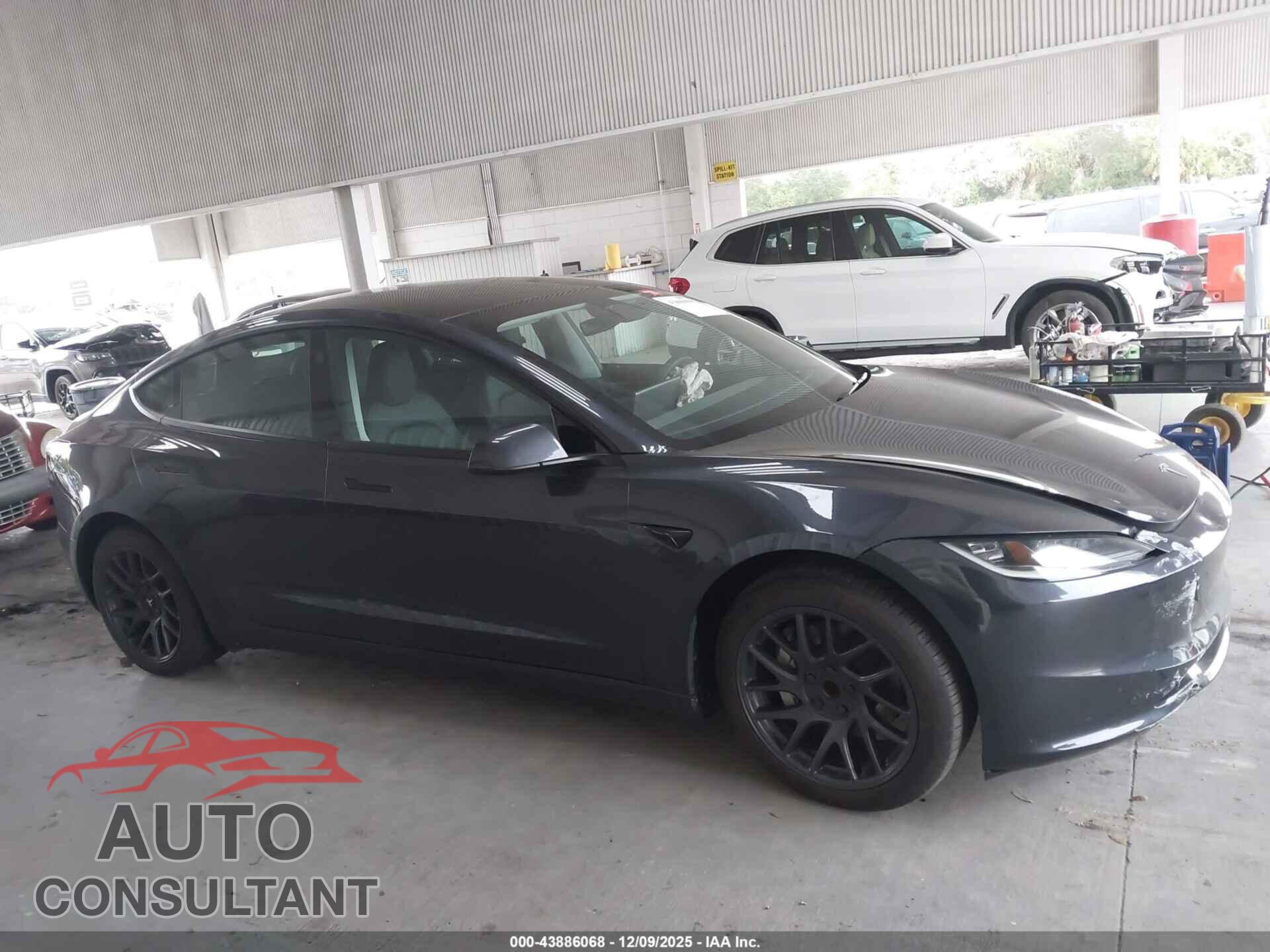 TESLA MODEL 3 2024 - 5YJ3E1EA2RF761536