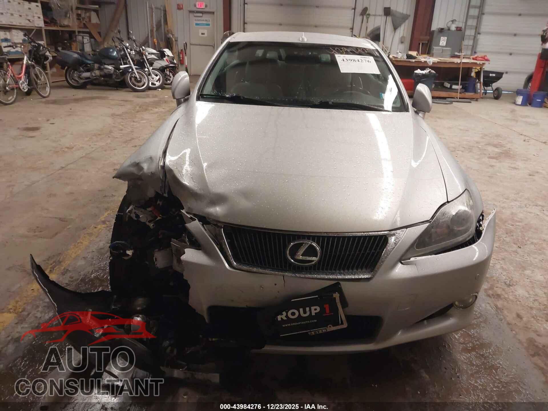 LEXUS IS 250C 2011 - JTHFF2C26B2520579