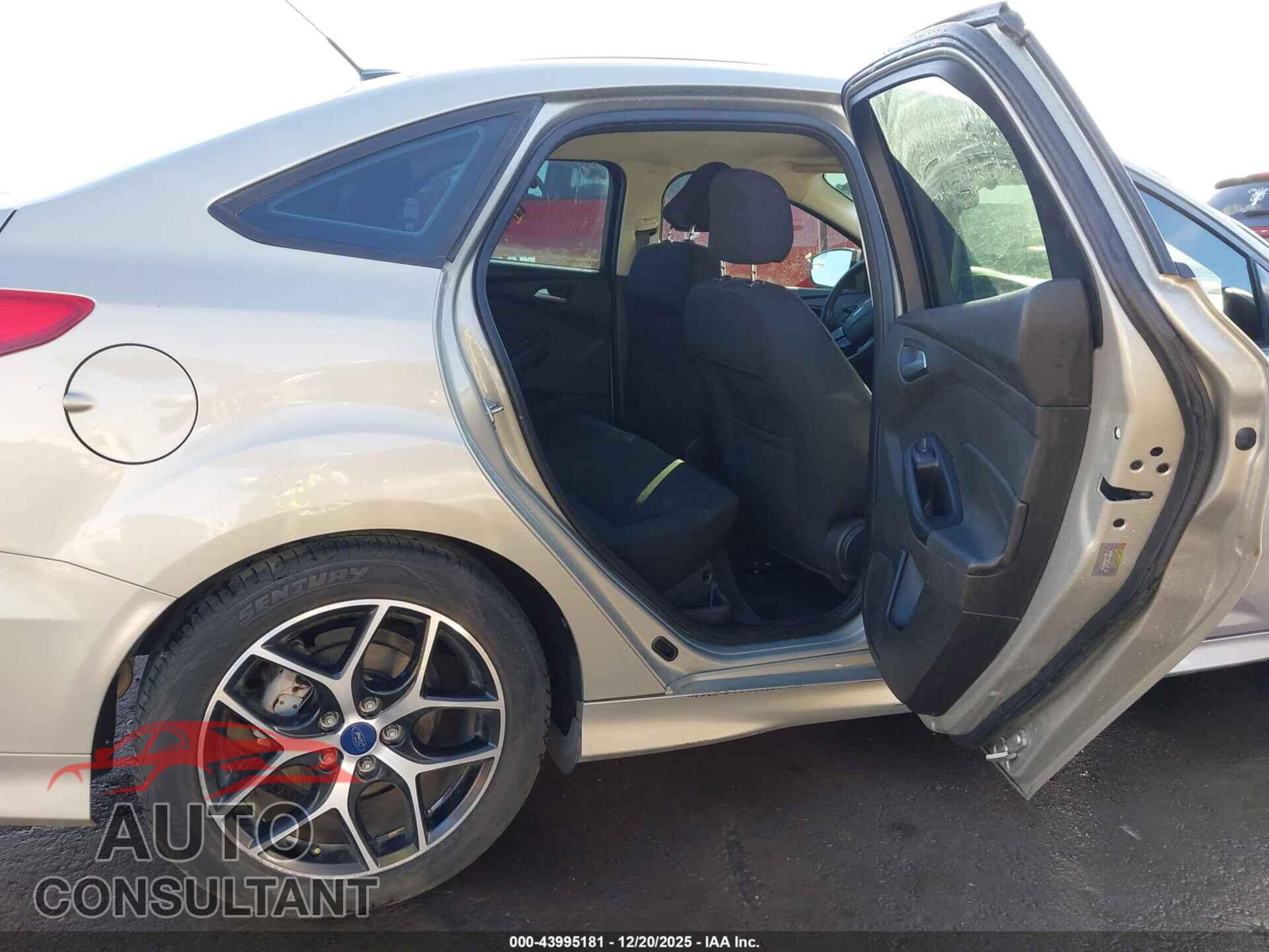 FORD FOCUS 2016 - 1FADP3F23GL212980