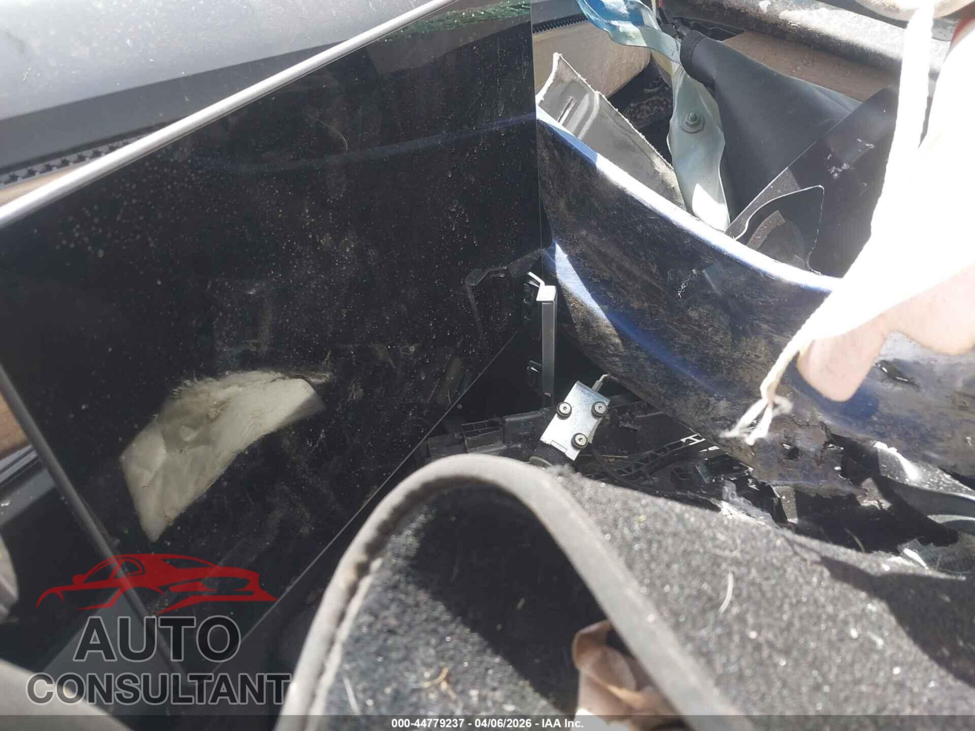 TESLA MODEL Y 2022 - 7SAYGAEE3NF555724