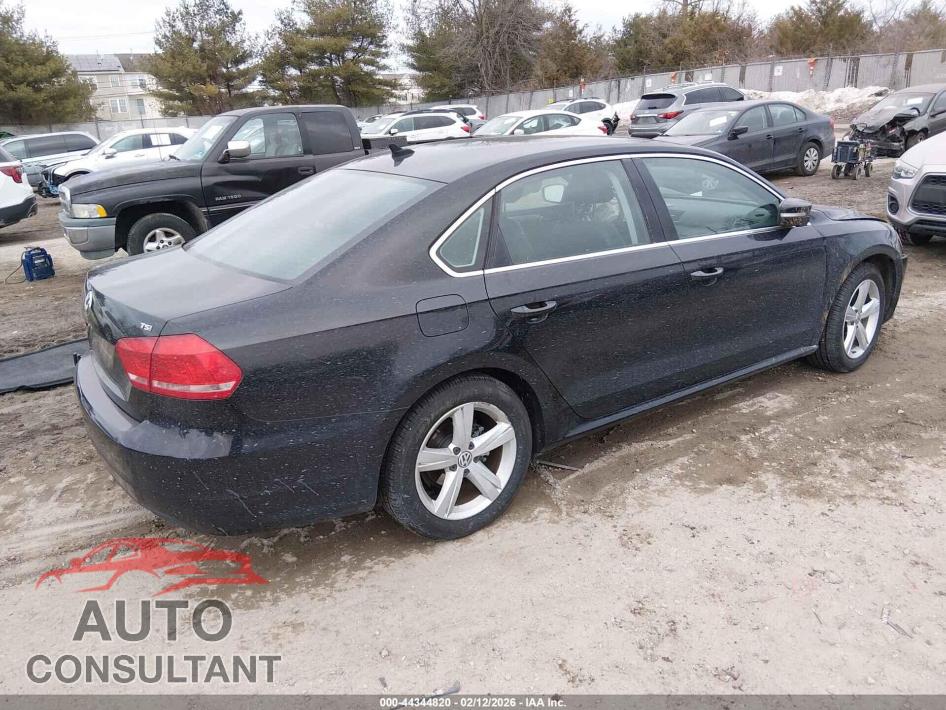 VOLKSWAGEN PASSAT 2015 - 1VWAT7A34FC076676