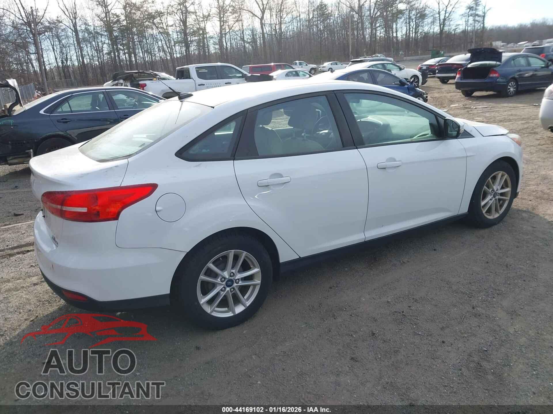 FORD FOCUS 2015 - 1FADP3F27FL273666