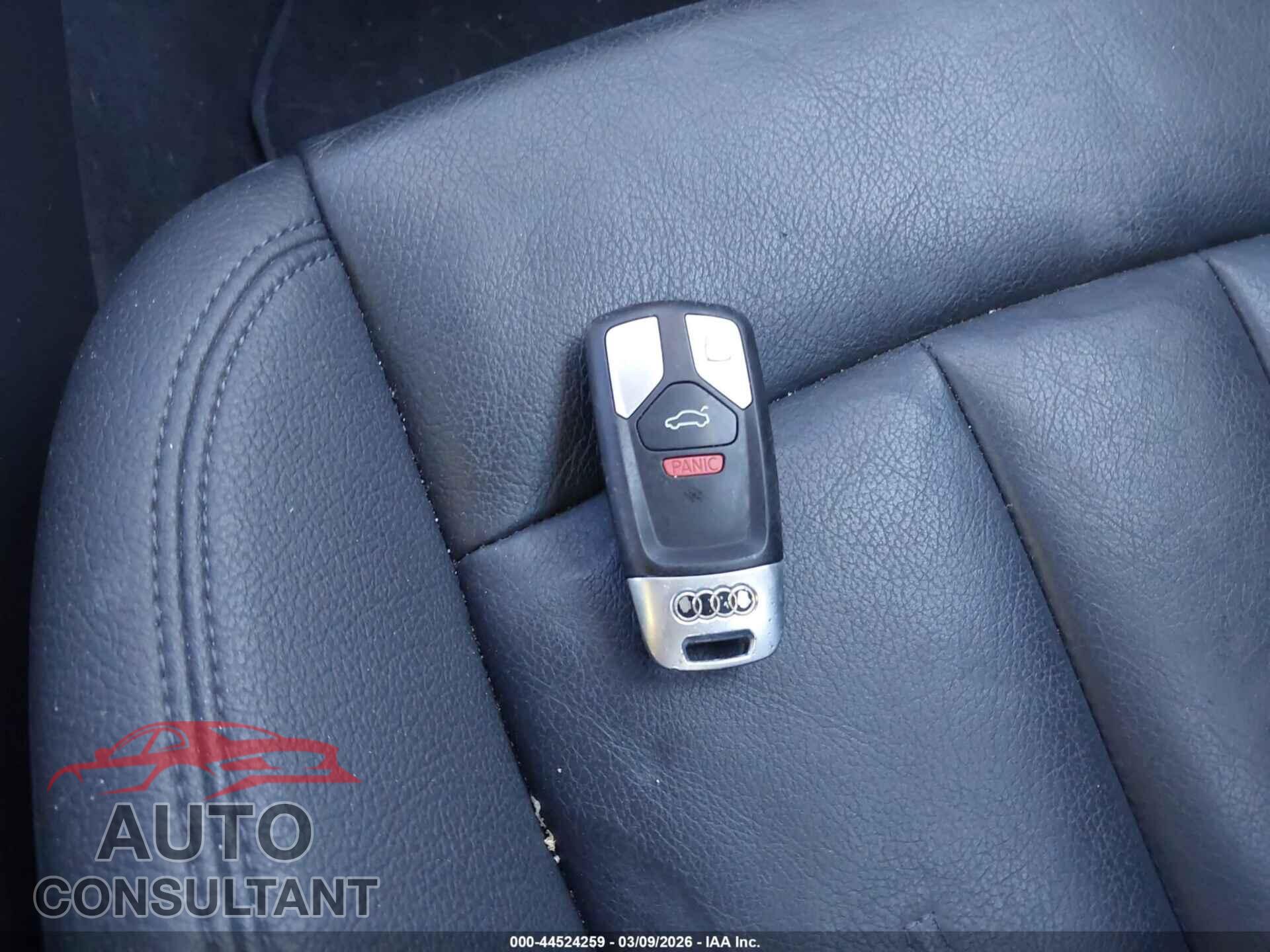 AUDI A4 2017 - WAUANAF49HN052387