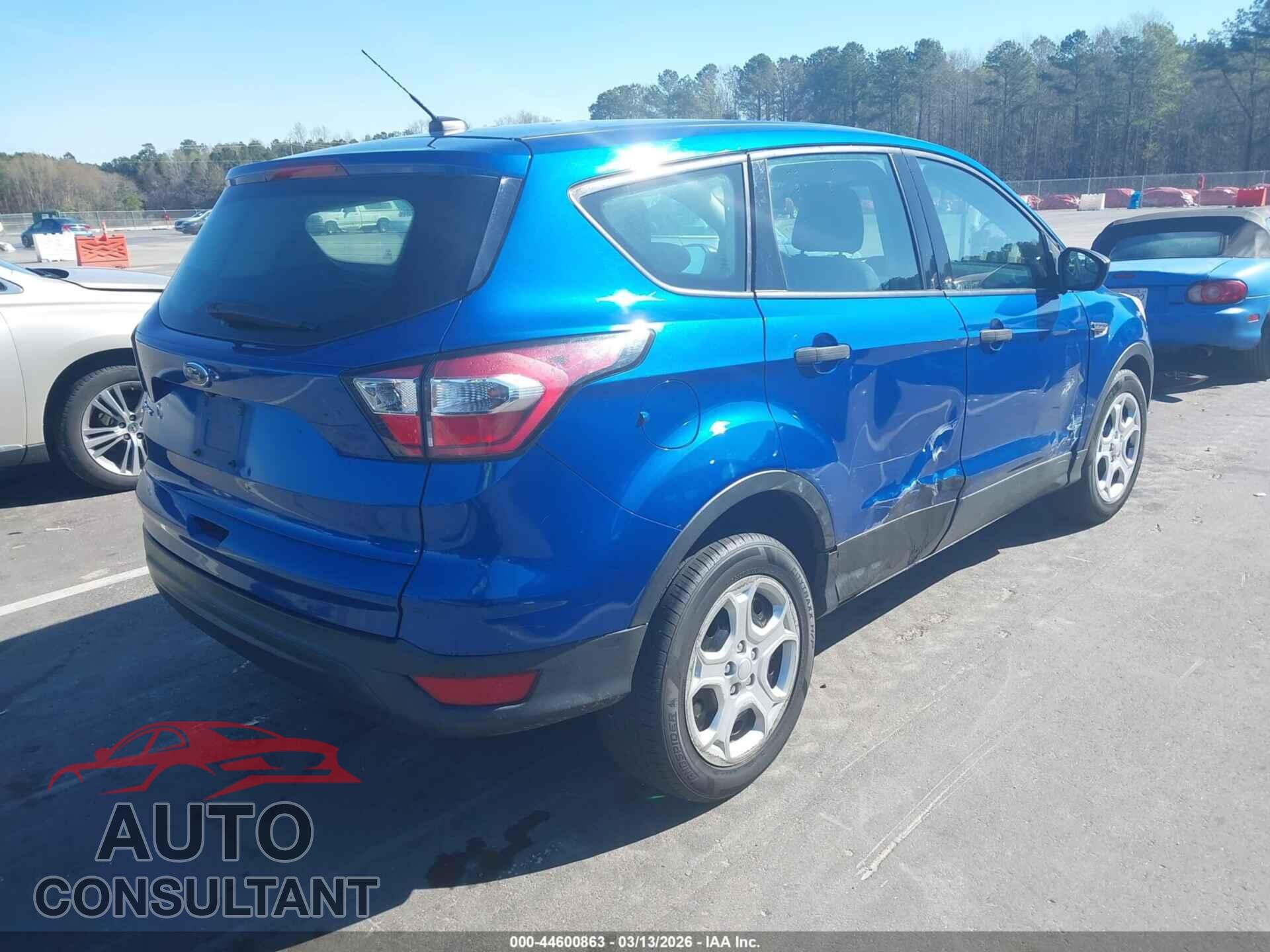FORD ESCAPE 2017 - 1FMCU0F75HUC06968