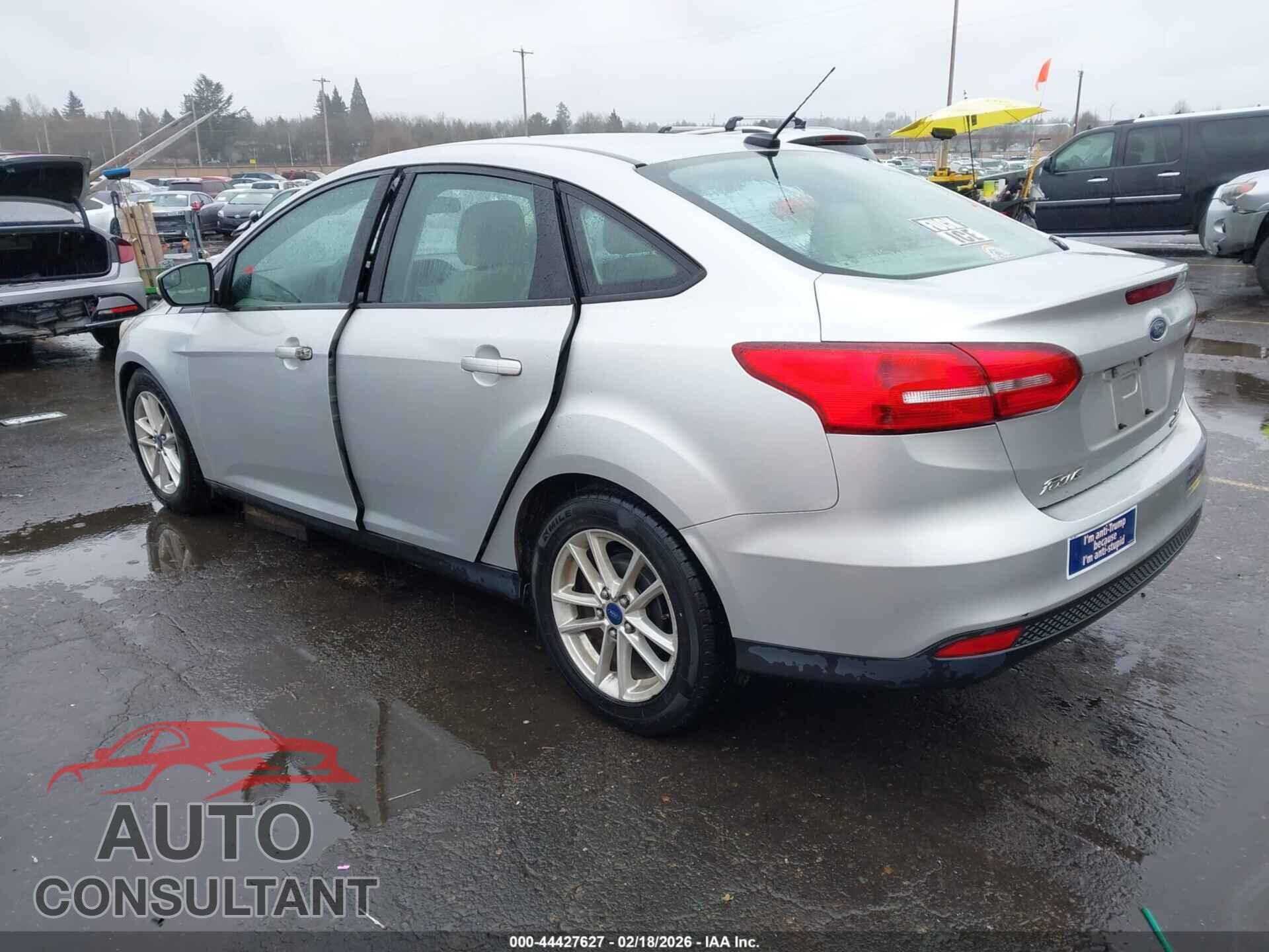 FORD FOCUS 2015 - 1FADP3F23FL329652