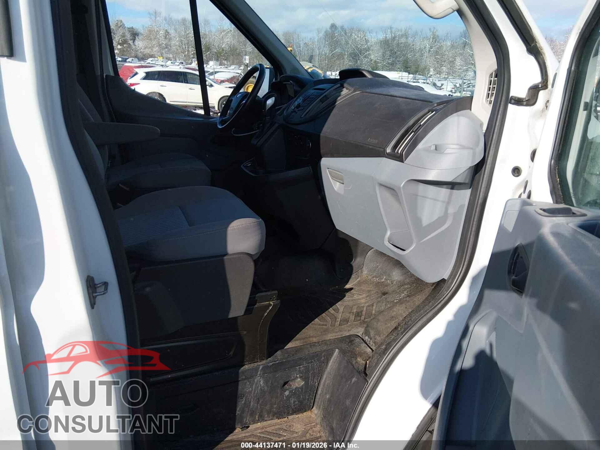 FORD TRANSIT-150 2017 - 1FTYE2CM6HKB19735
