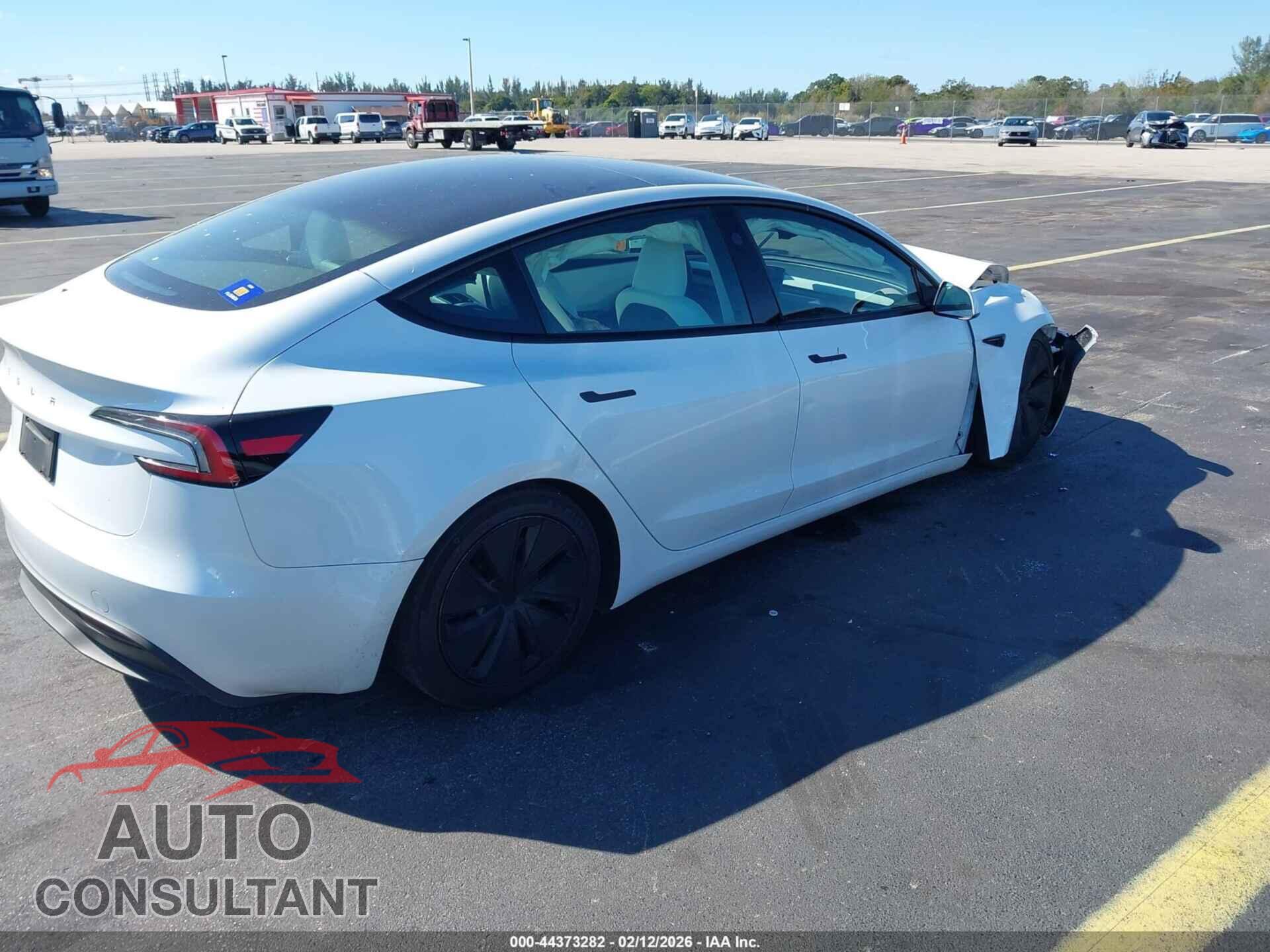 TESLA MODEL 3 2024 - 5YJ3E1EA4RF857765