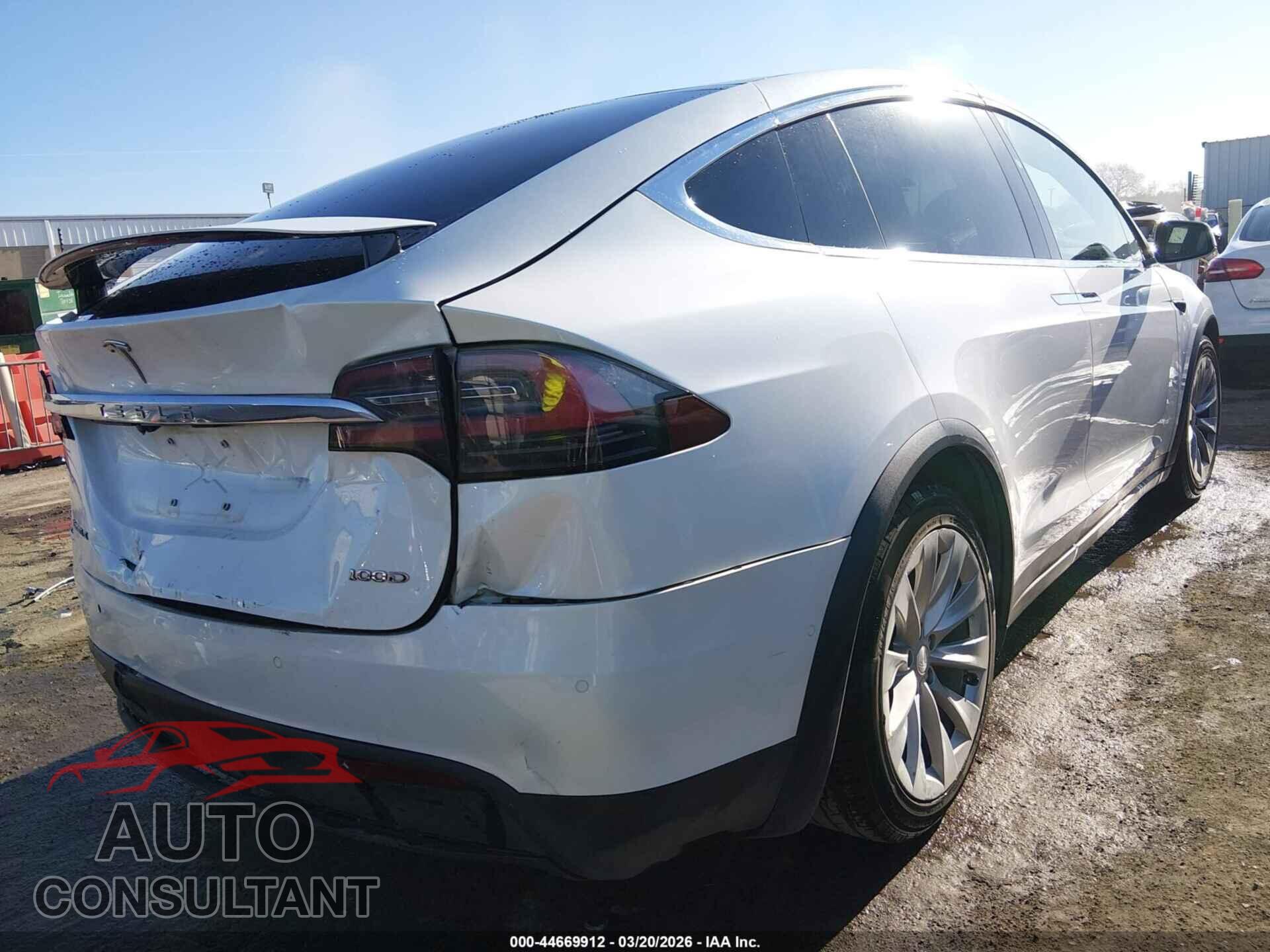 TESLA MODEL X 2017 - 5YJXCAE20HF075459