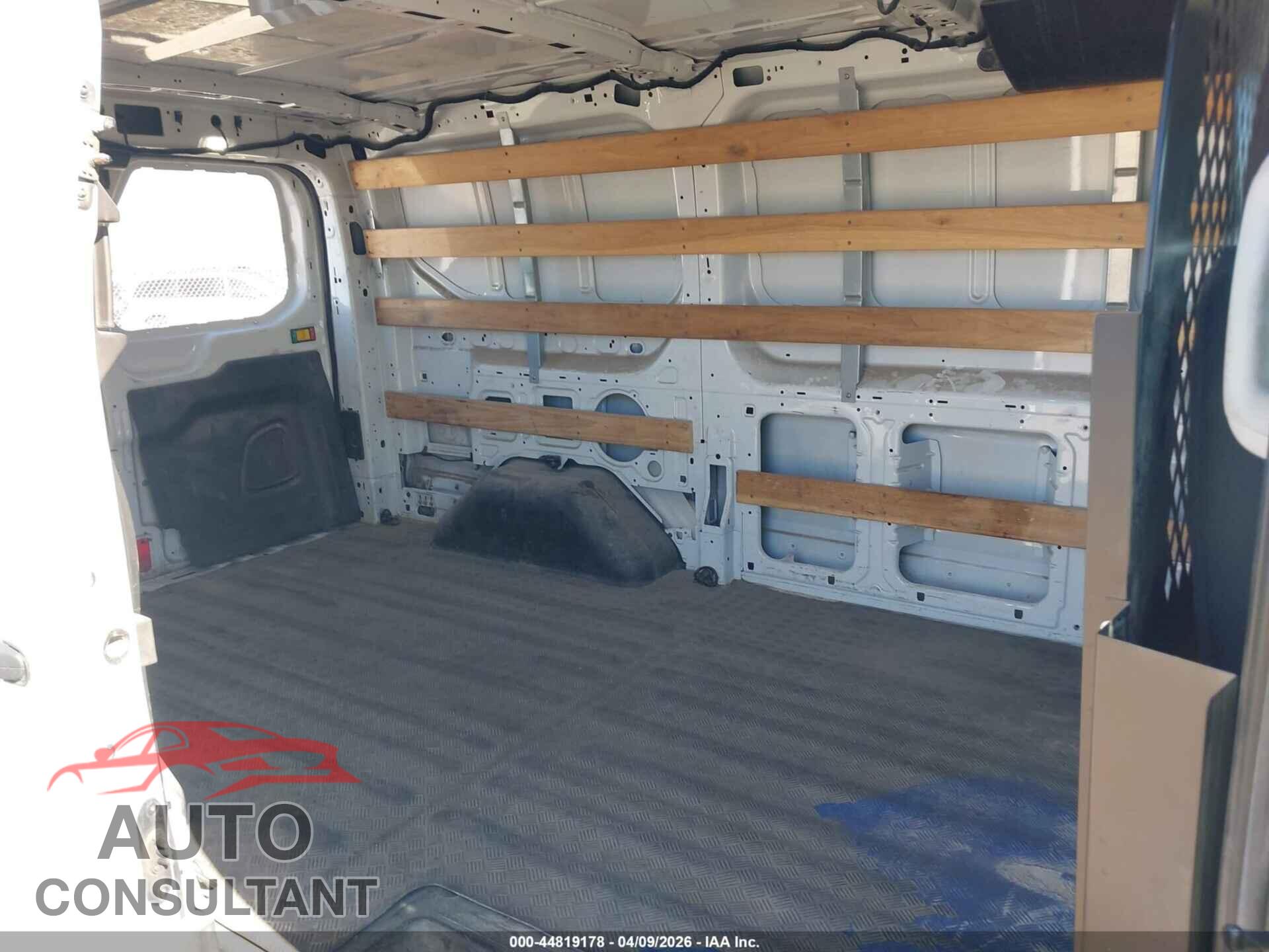 FORD TRANSIT-250 2019 - 1FTYR1YM1KKA86822