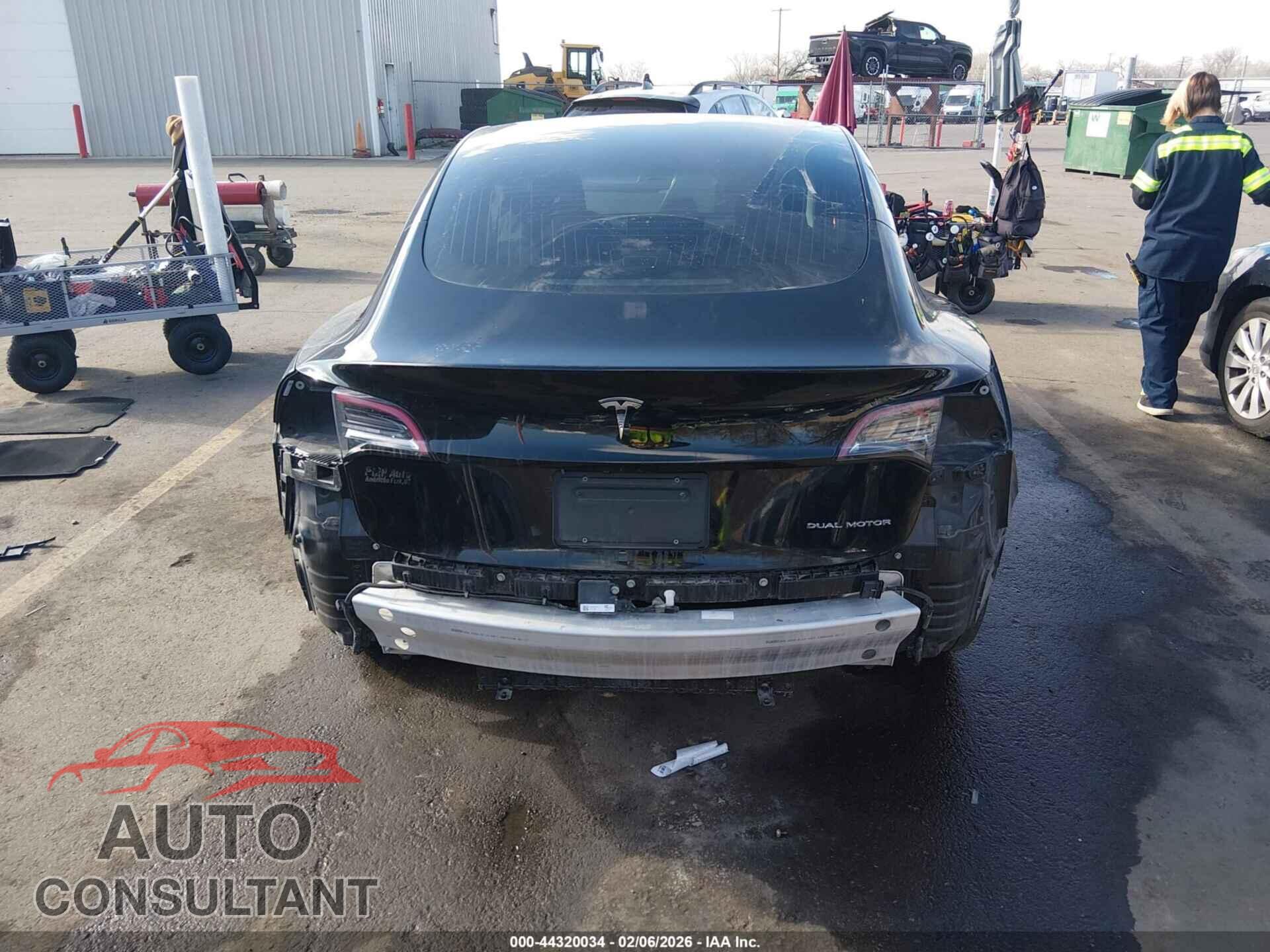 TESLA MODEL 3 2018 - 5YJ3E1EBXJF120924