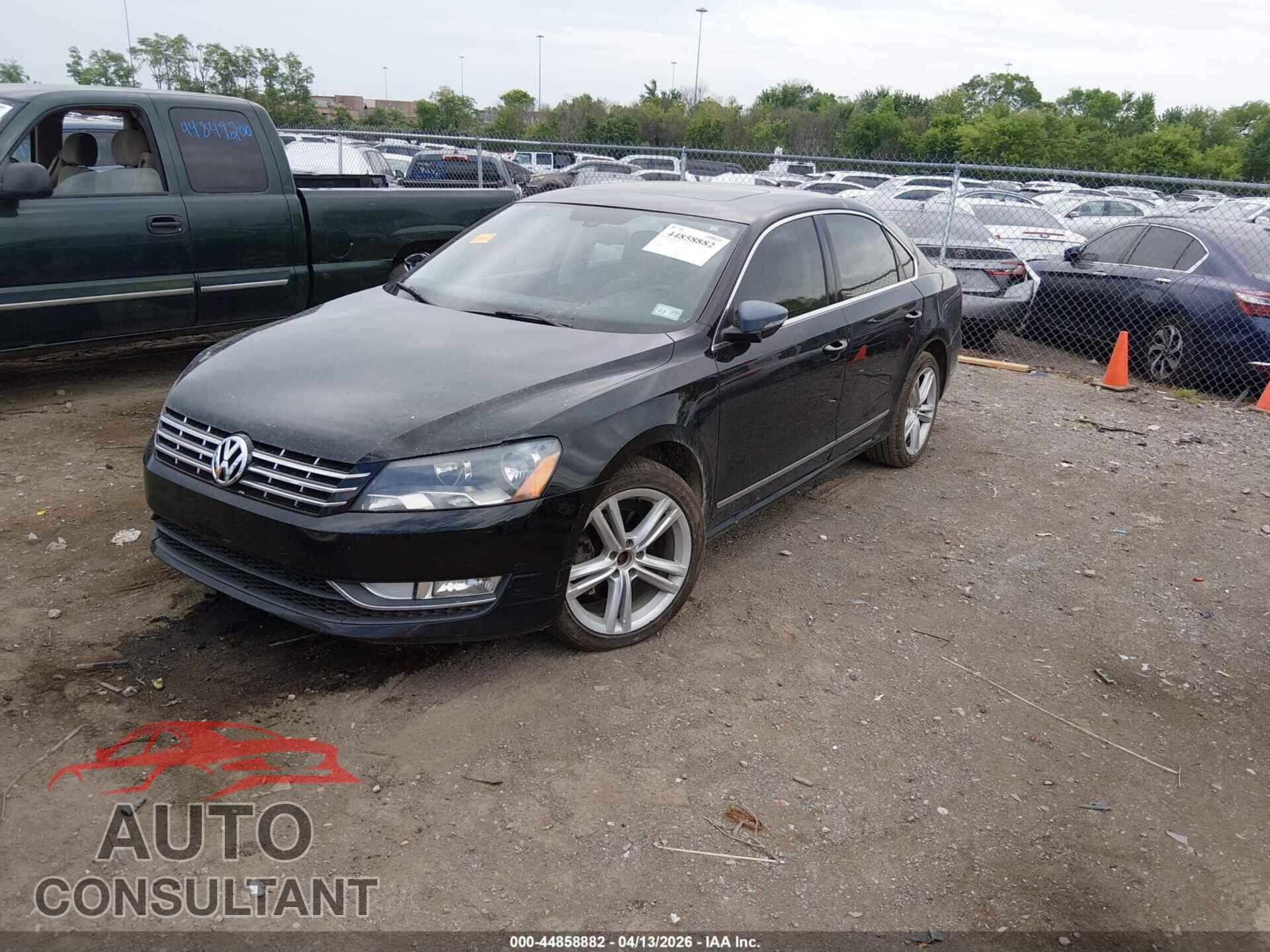 VOLKSWAGEN PASSAT 2012 - 1VWCN7A31CC070655