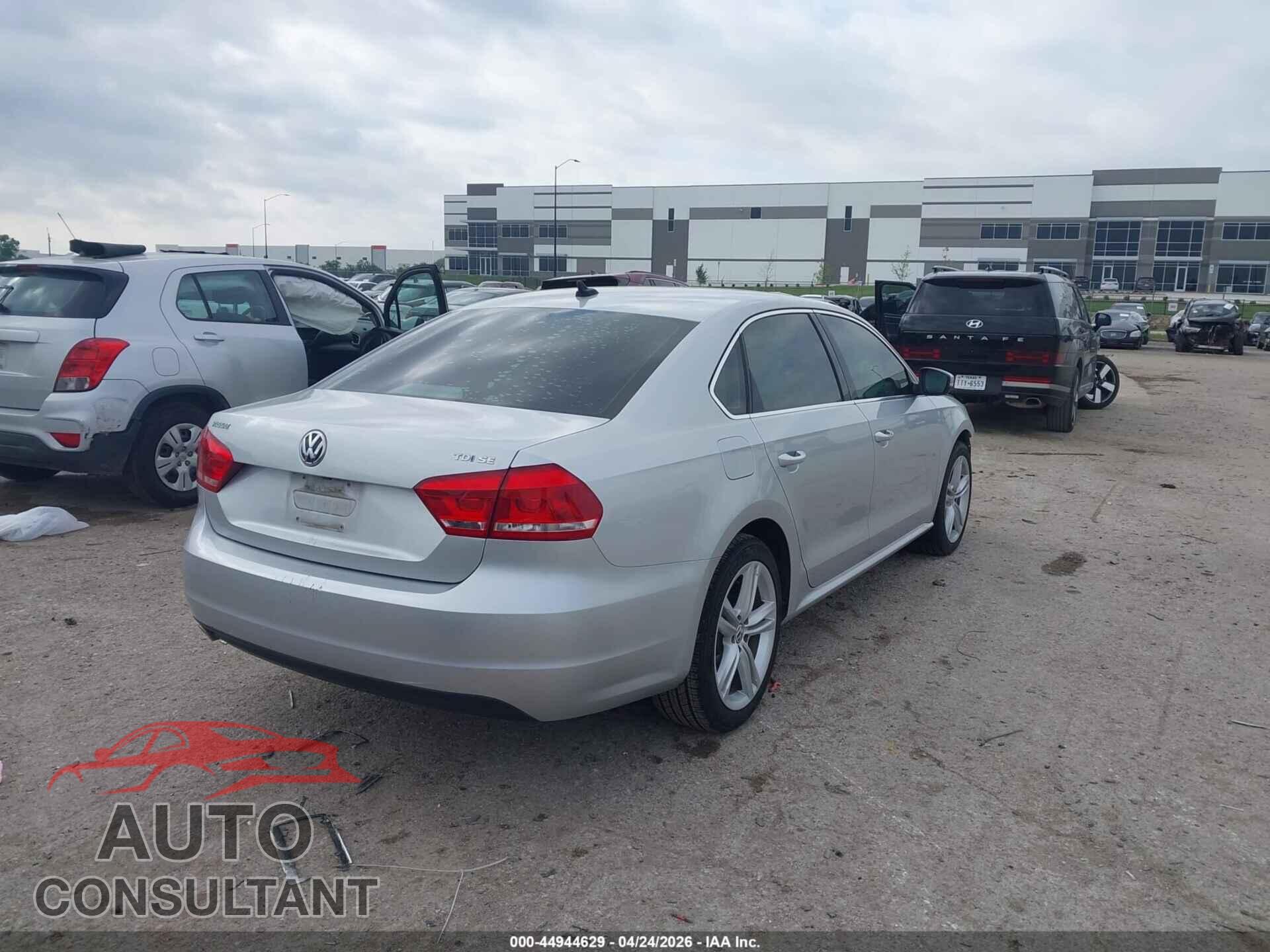VOLKSWAGEN PASSAT 2015 - 1VWBV7A30FC083414