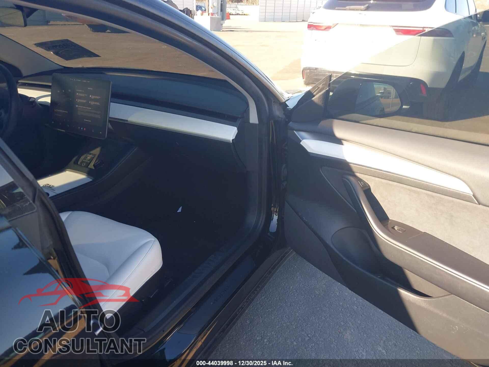 TESLA MODEL 3 2021 - 5YJ3E1EA5MF025604