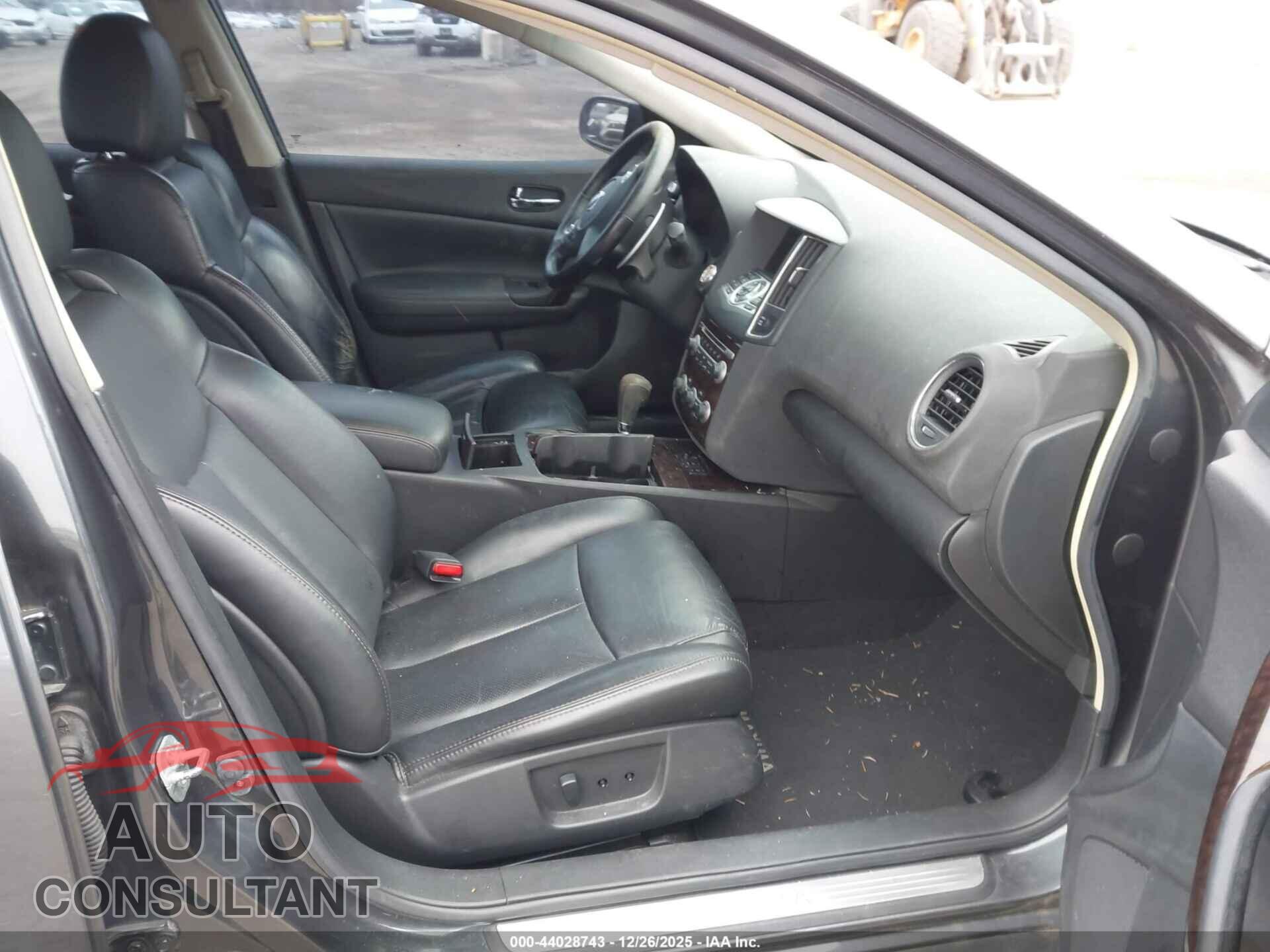 NISSAN MAXIMA 2011 - 1N4AA5AP8BC832090