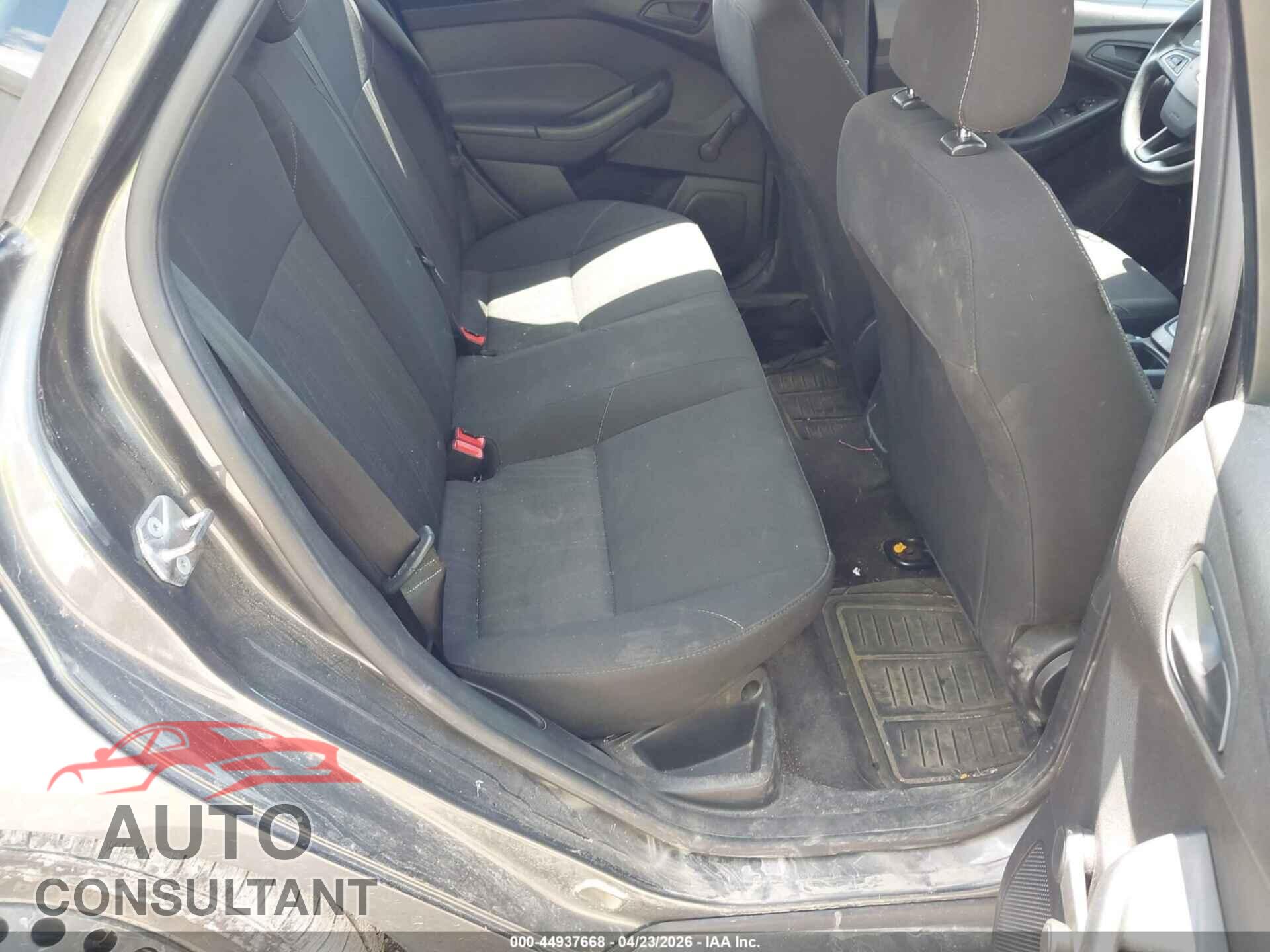 FORD FOCUS 2017 - 1FADP3E21HL323787