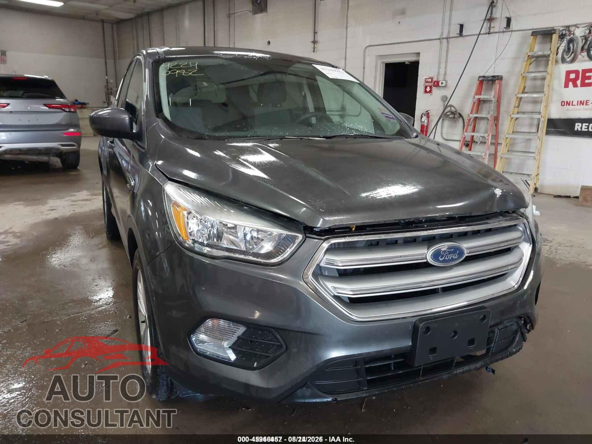 FORD ESCAPE 2017 - 1FMCU9GD7HUC69966