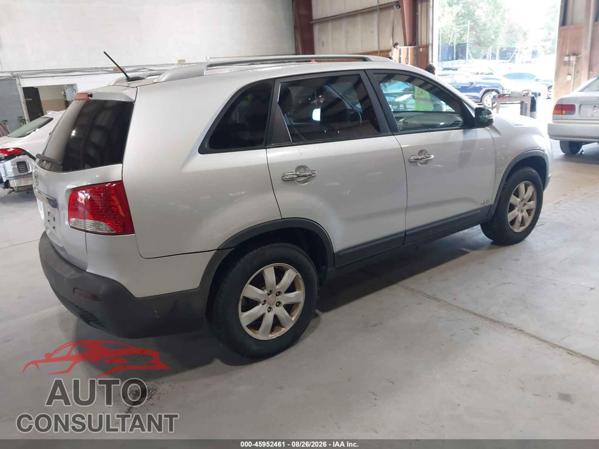 KIA SORENTO 2011 - 5XYKTCA14BG003473