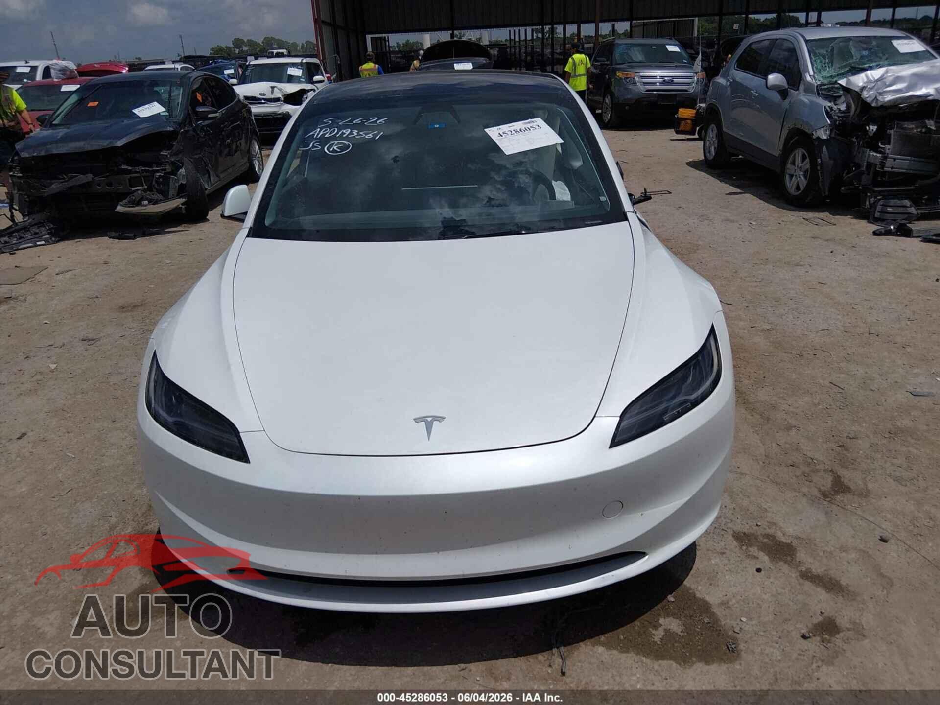 TESLA MODEL 3 2024 - 5YJ3E1EA1RF744100