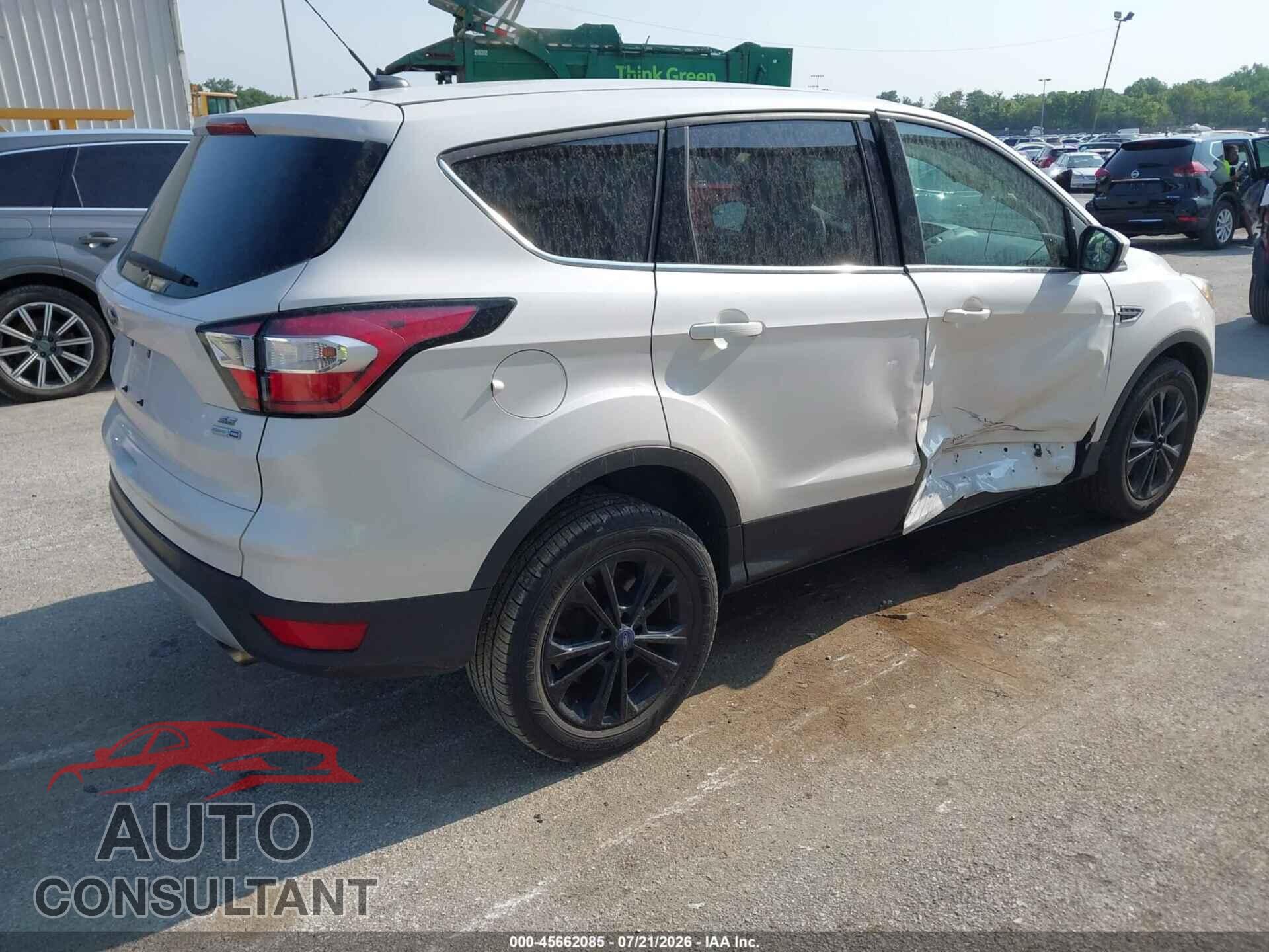 FORD ESCAPE 2017 - 1FMCU9GD4HUC24127