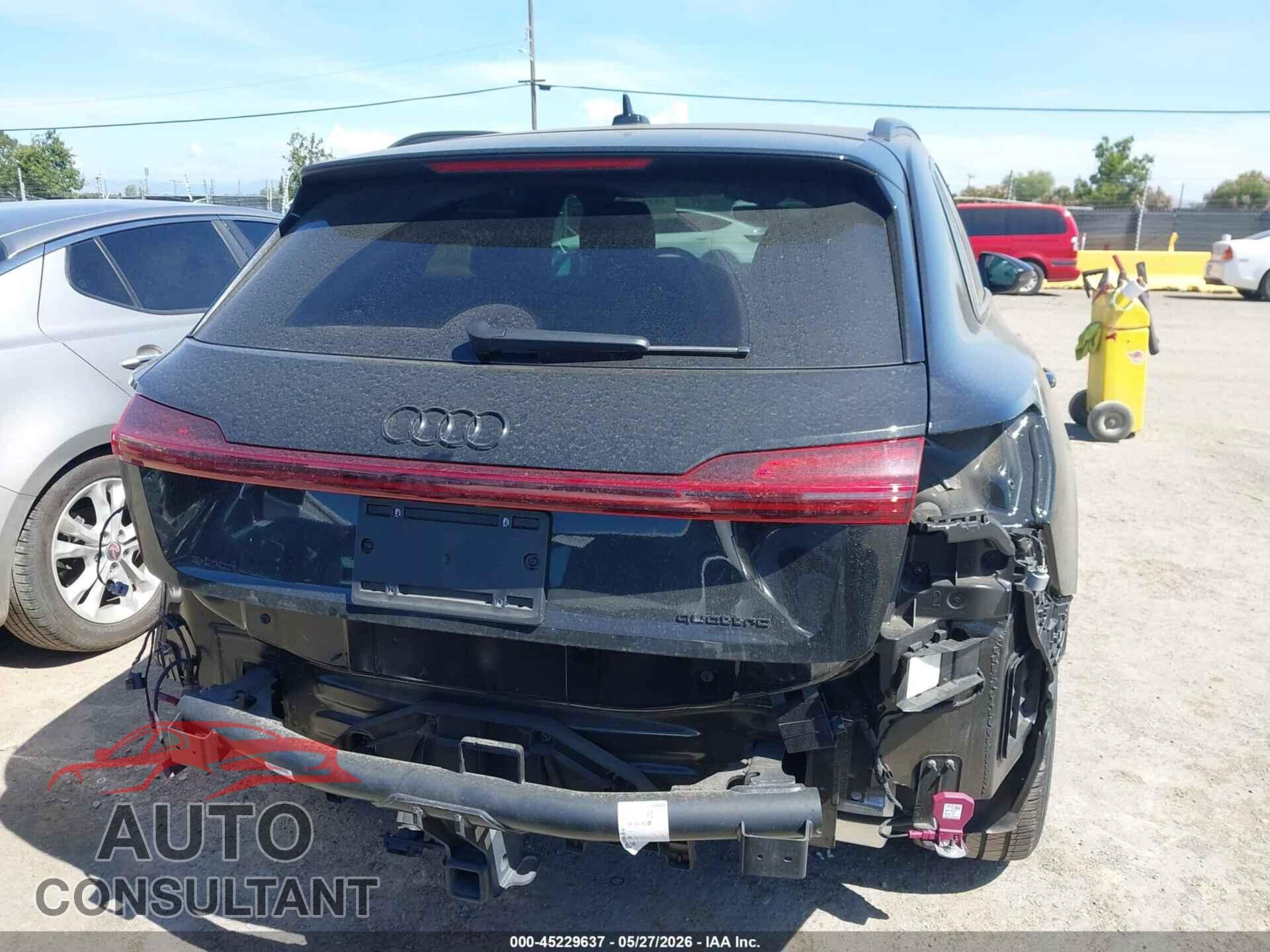 AUDI E-TRON 2023 - WA1LAAGE5PB024837