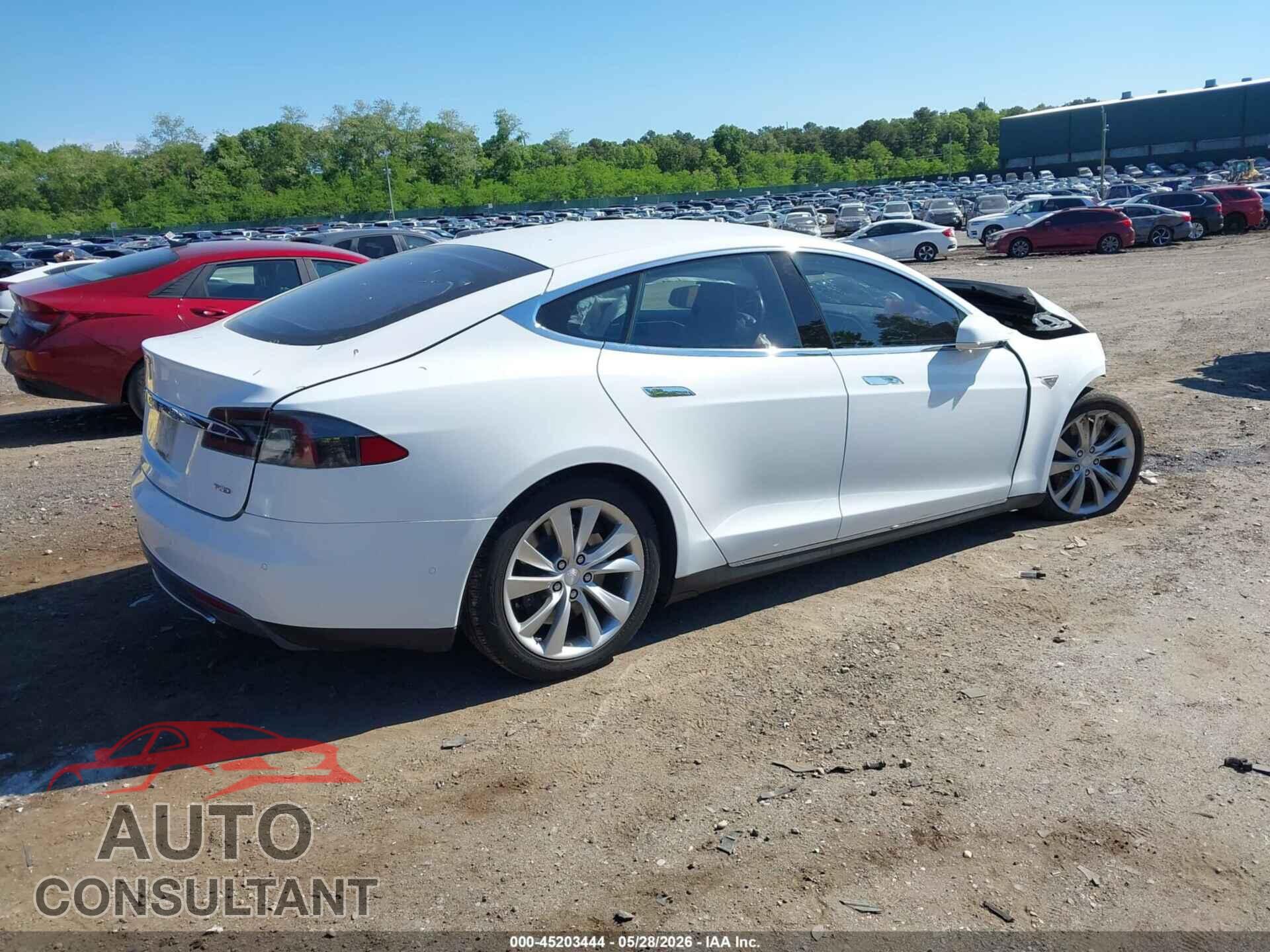 TESLA MODEL S 2015 - 5YJSA1E26FF118828