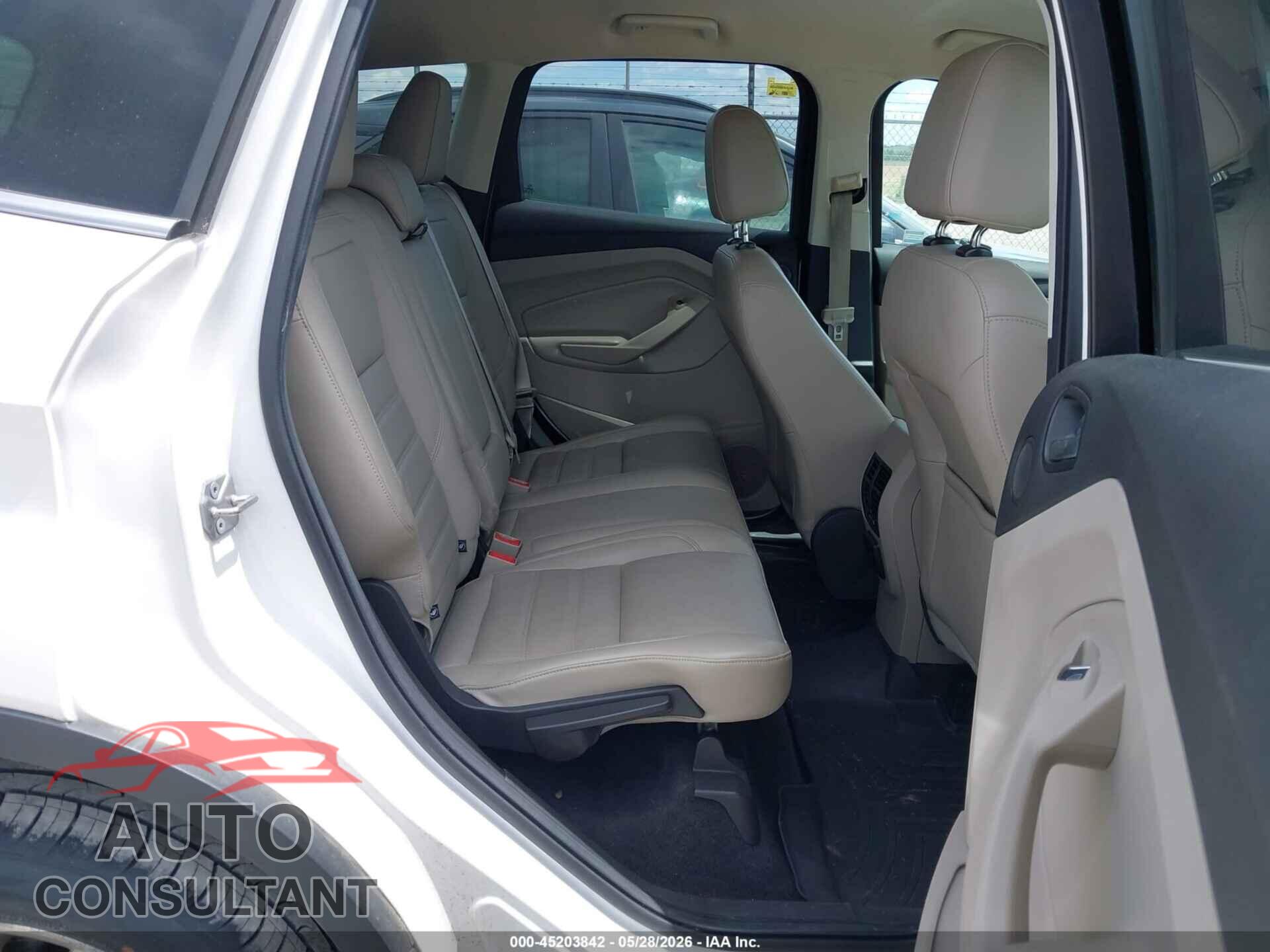 FORD ESCAPE 2017 - 1FMCU9JD7HUC06276