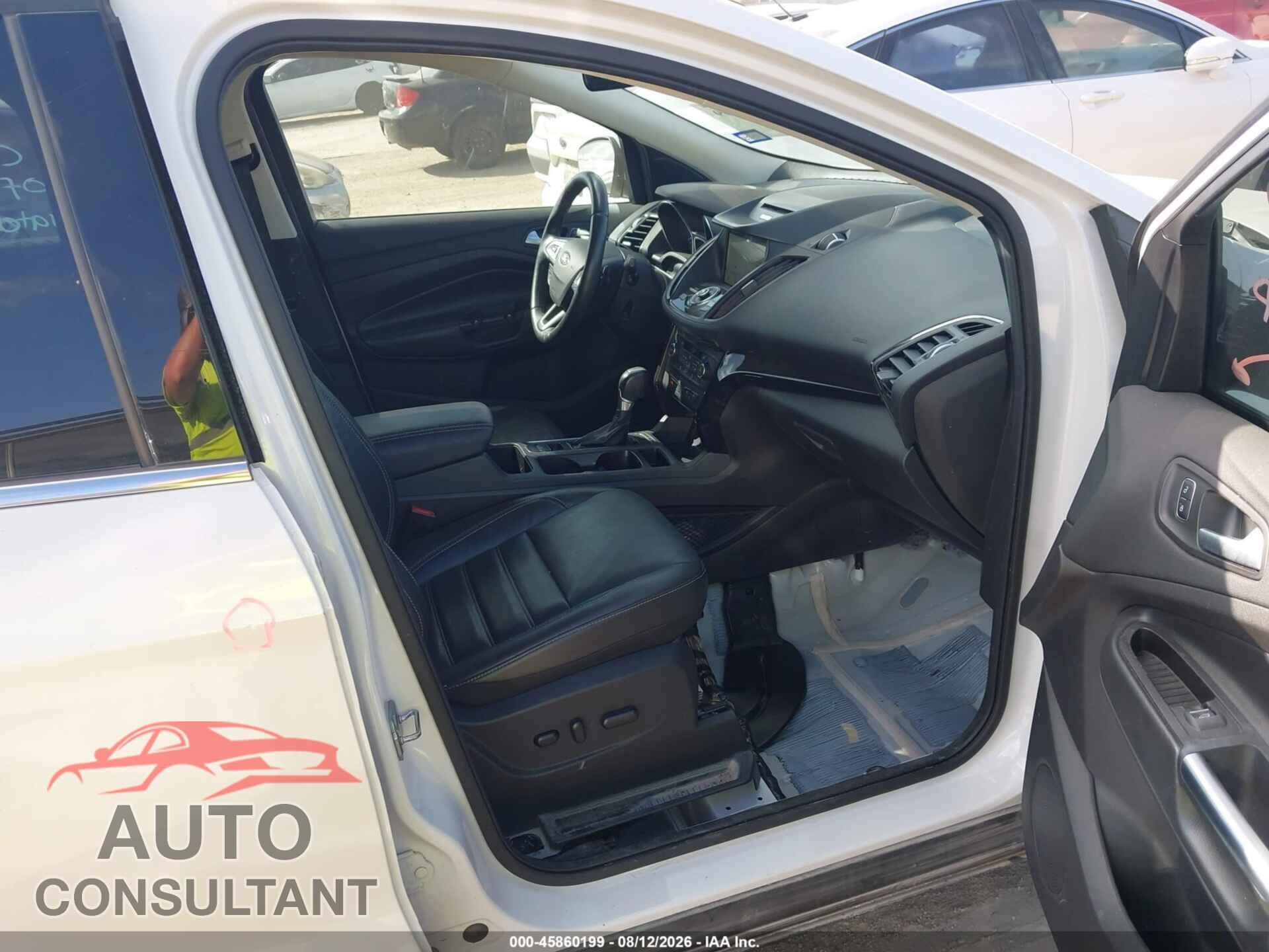FORD ESCAPE 2017 - 1FMCU0JD2HUD84446