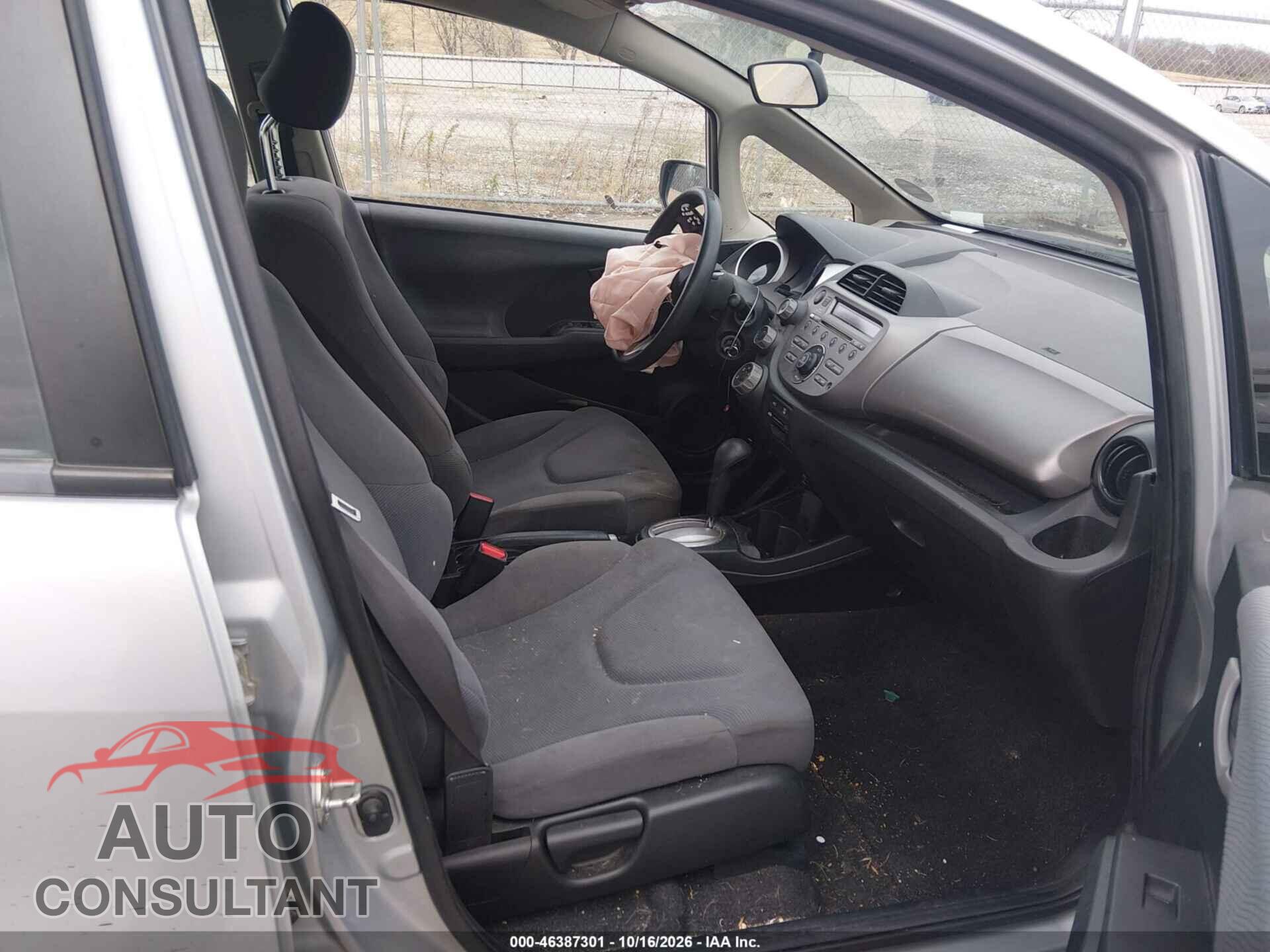 HONDA FIT 2012 - JHMGE8H33CS001177