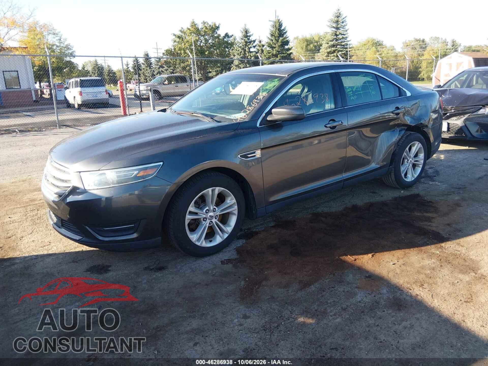 FORD TAURUS 2015 - 1FAHP2E85FG202637