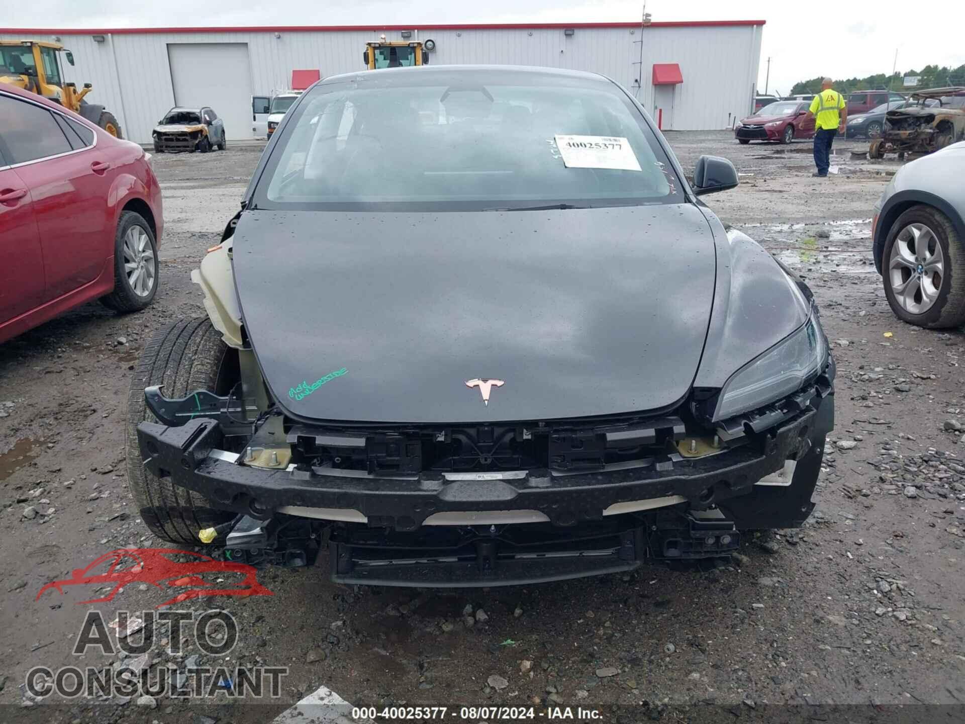 TESLA MODEL 3 2024 - 5YJ3E1EA3RF734779
