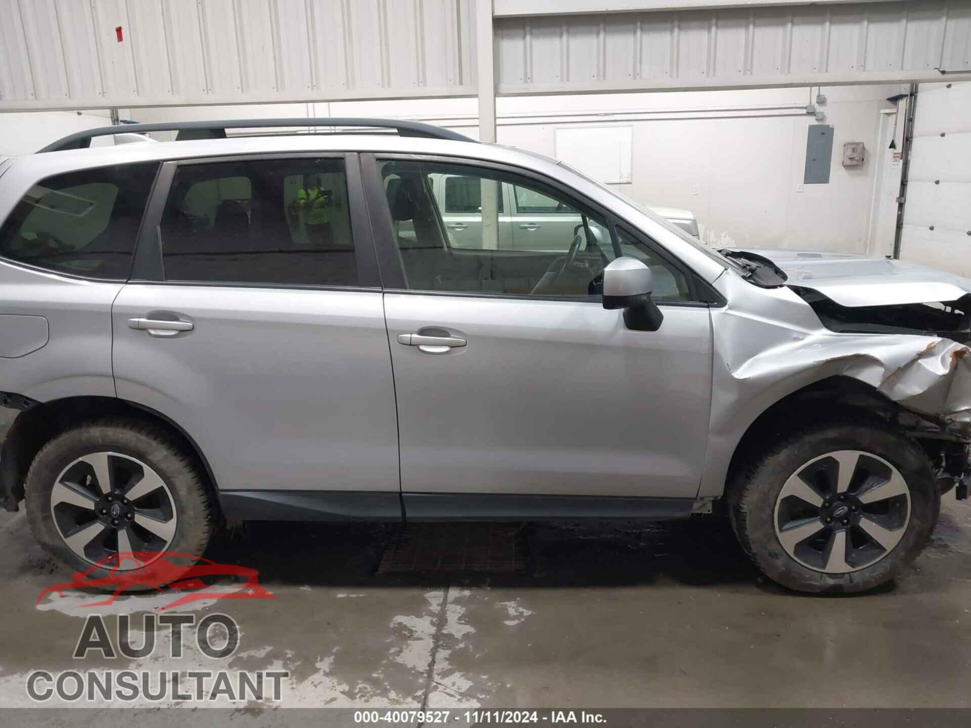 SUBARU FORESTER 2017 - JF2SJAEC0HH517537