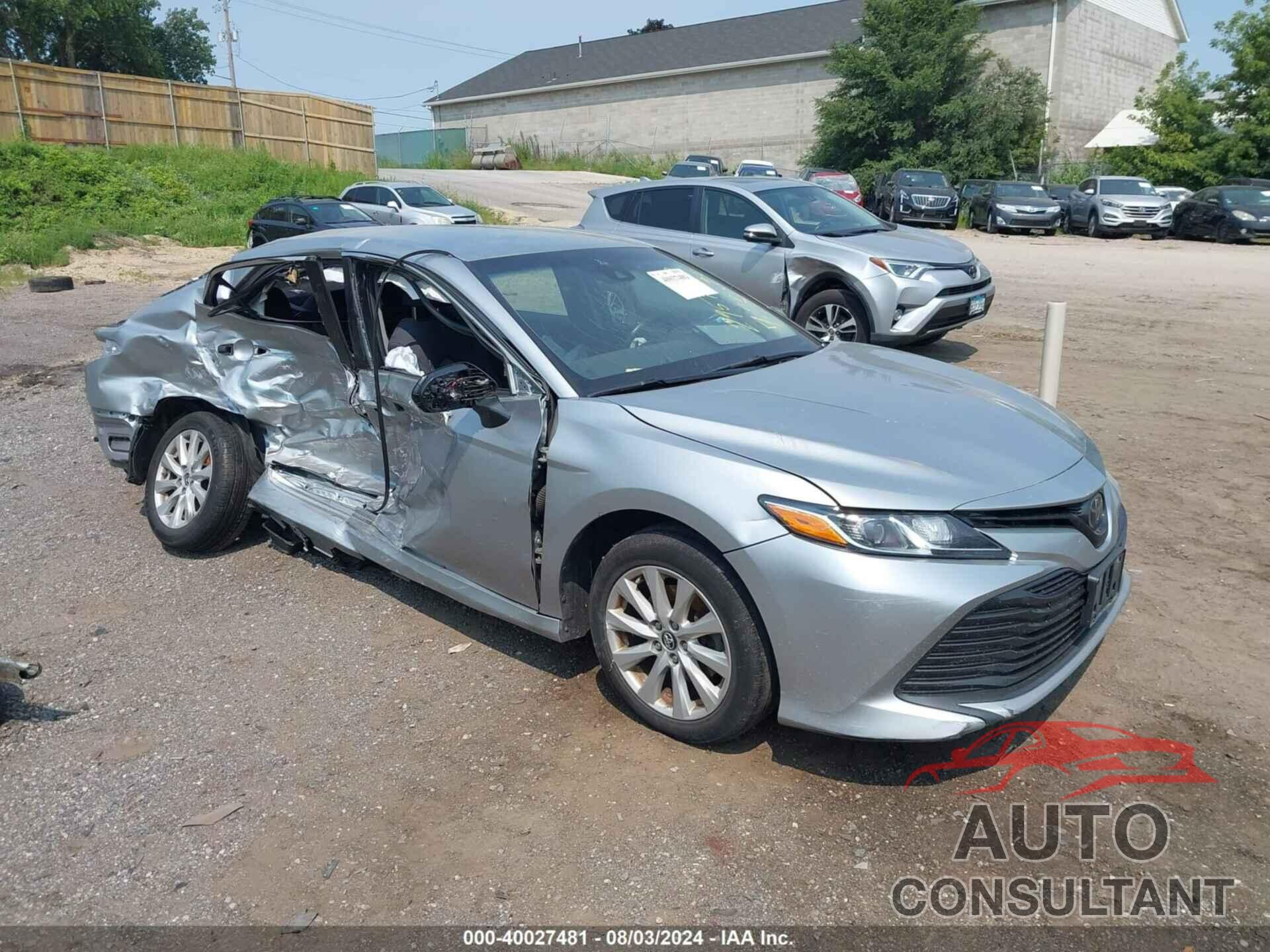 TOYOTA CAMRY 2018 - 4T1B11HK2JU582836