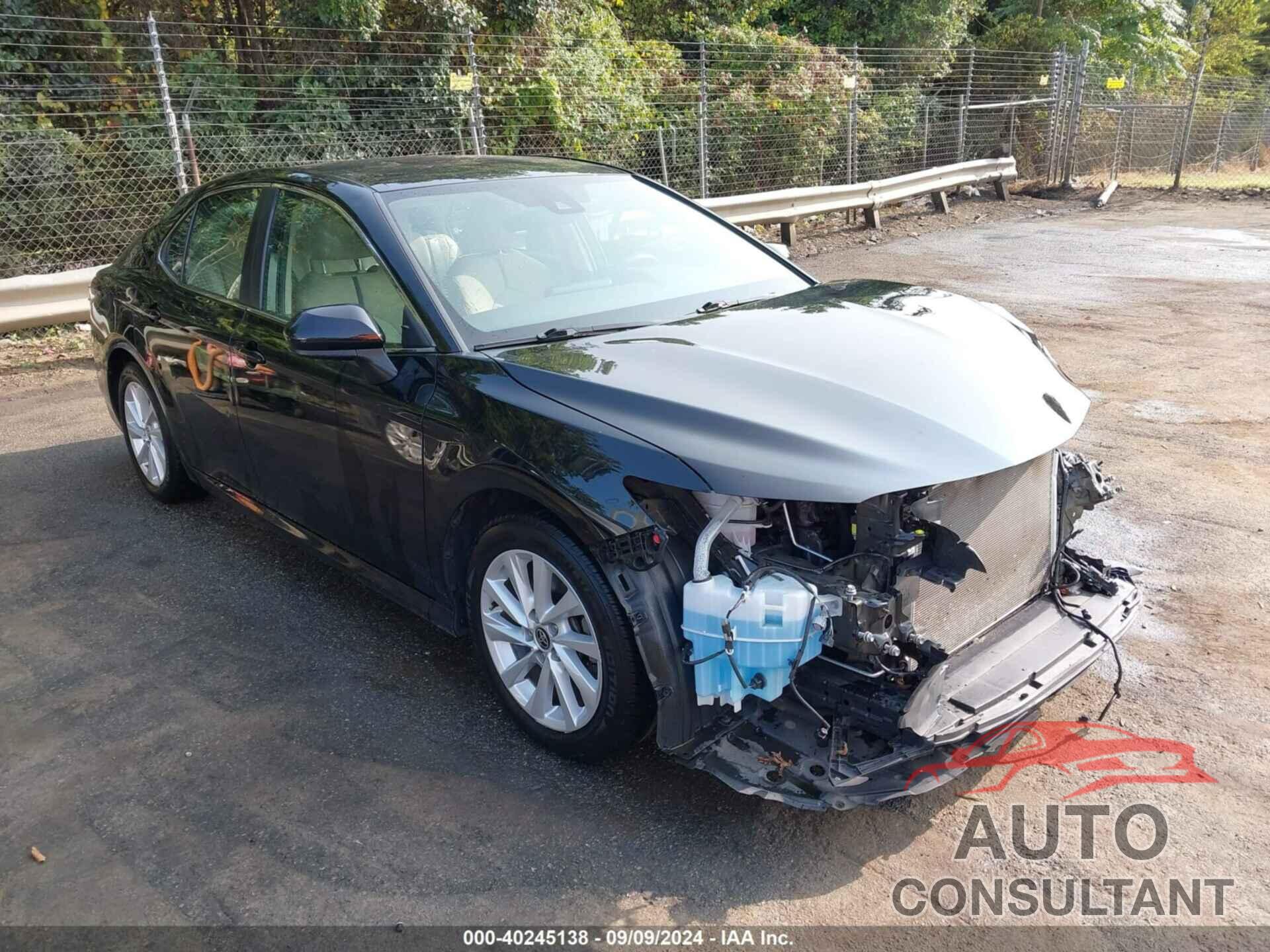 TOYOTA CAMRY 2022 - 4T1C11AK3NU631739