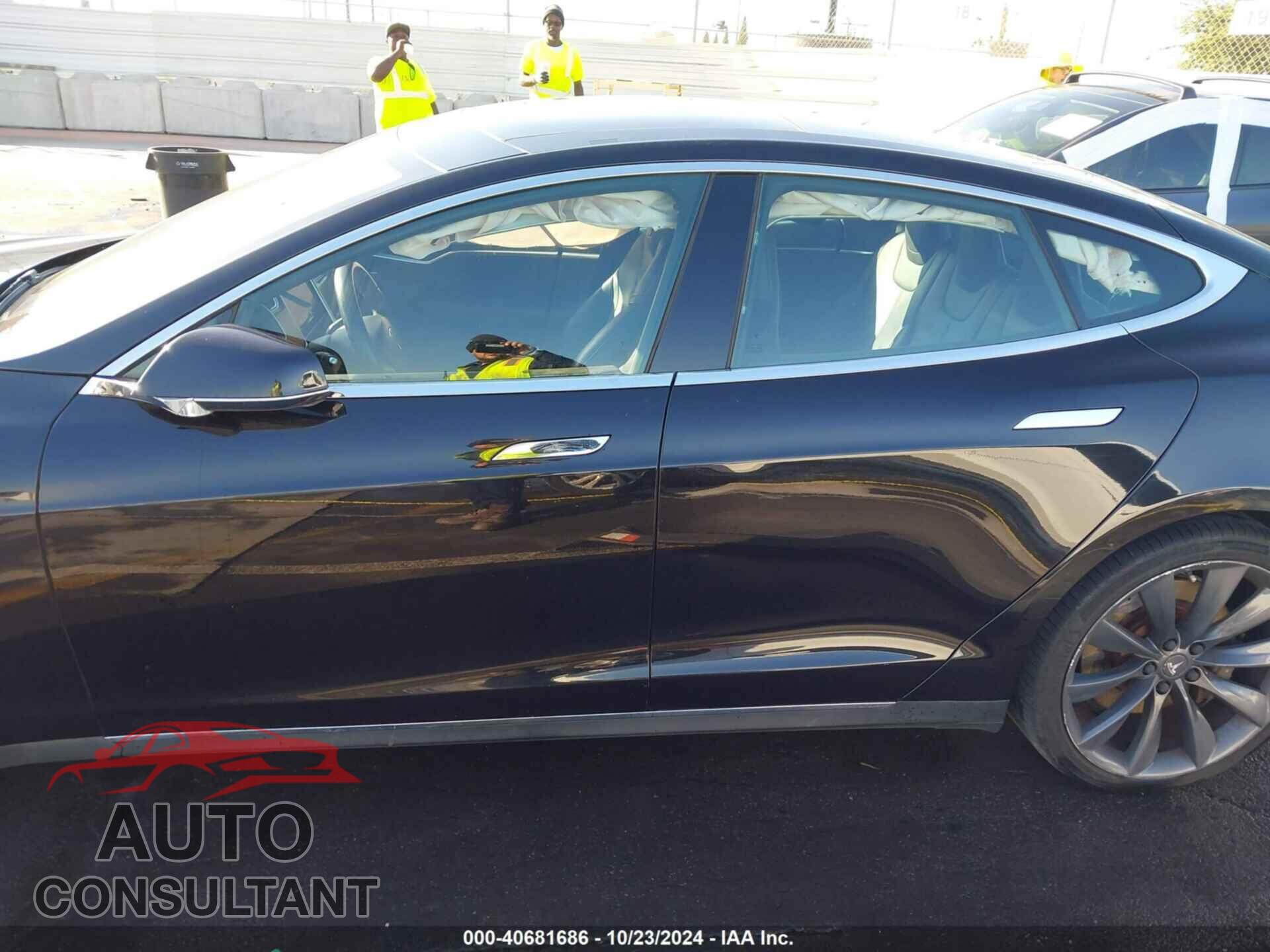 TESLA MODEL S 2016 - 5YJSA1E20GF122004