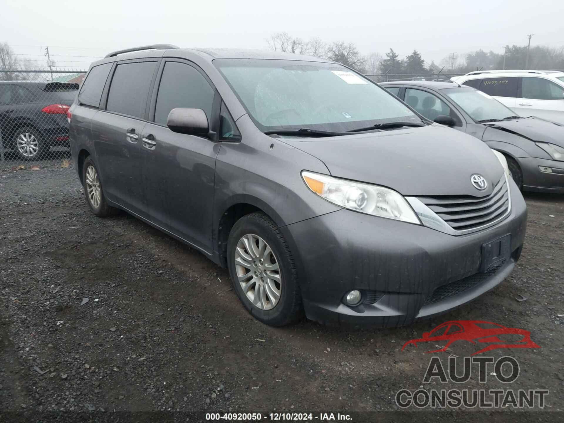 TOYOTA SIENNA 2013 - 5TDYK3DC4DS309105