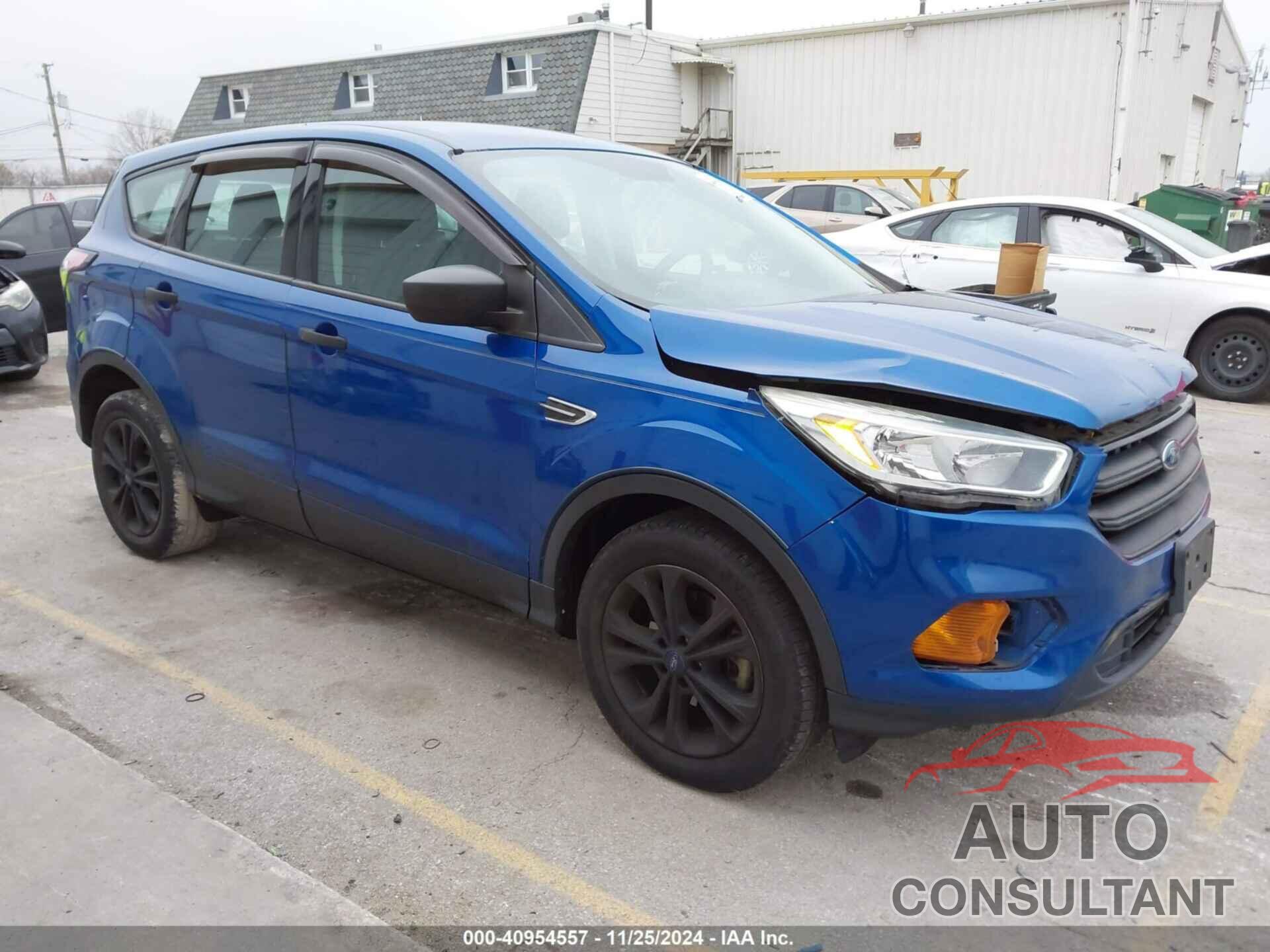 FORD ESCAPE 2017 - 1FMCU0F73HUC37510