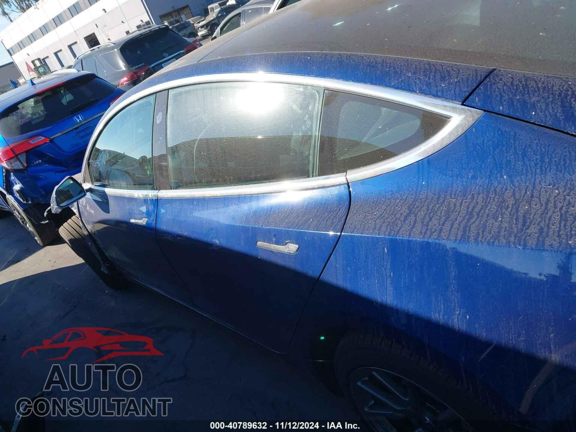 TESLA MODEL 3 2018 - 5YJ3E1EB3JF090147