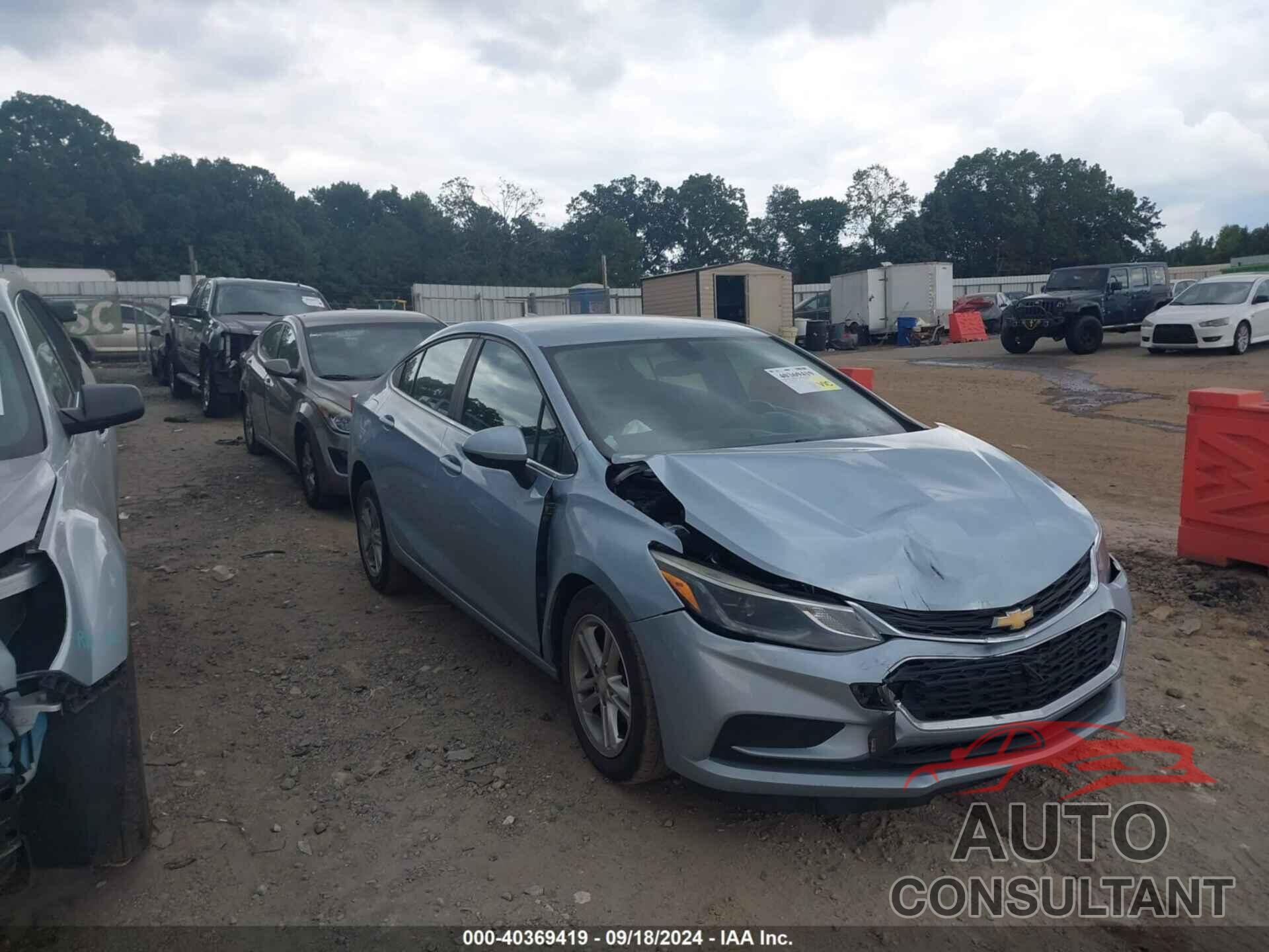 CHEVROLET CRUZE 2018 - 1G1BE5SM1J7132936