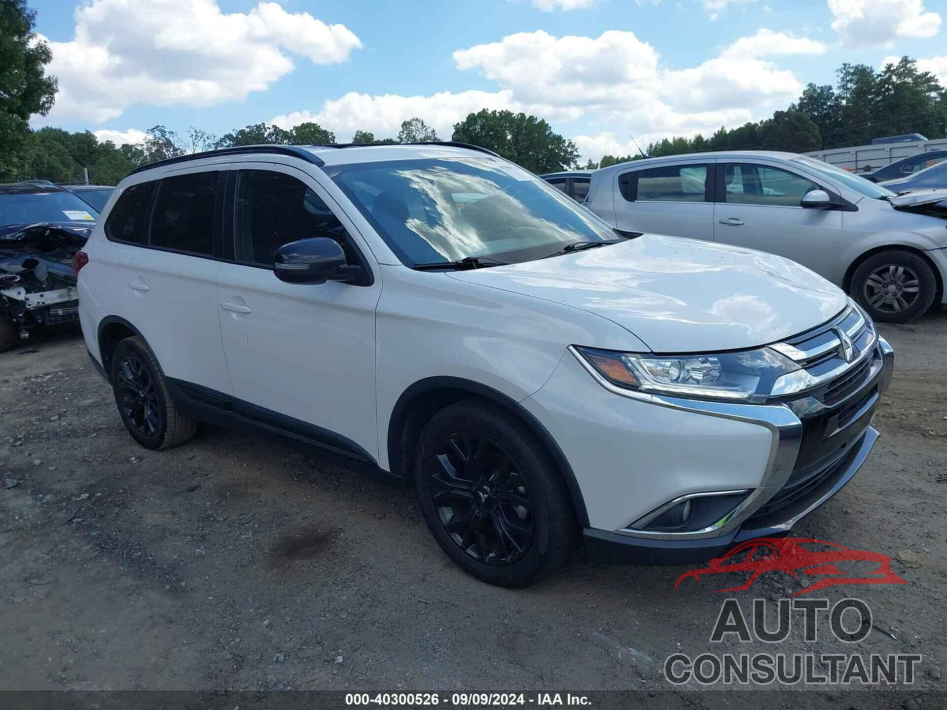 MITSUBISHI OUTLANDER 2018 - JA4AD3A38JZ033385