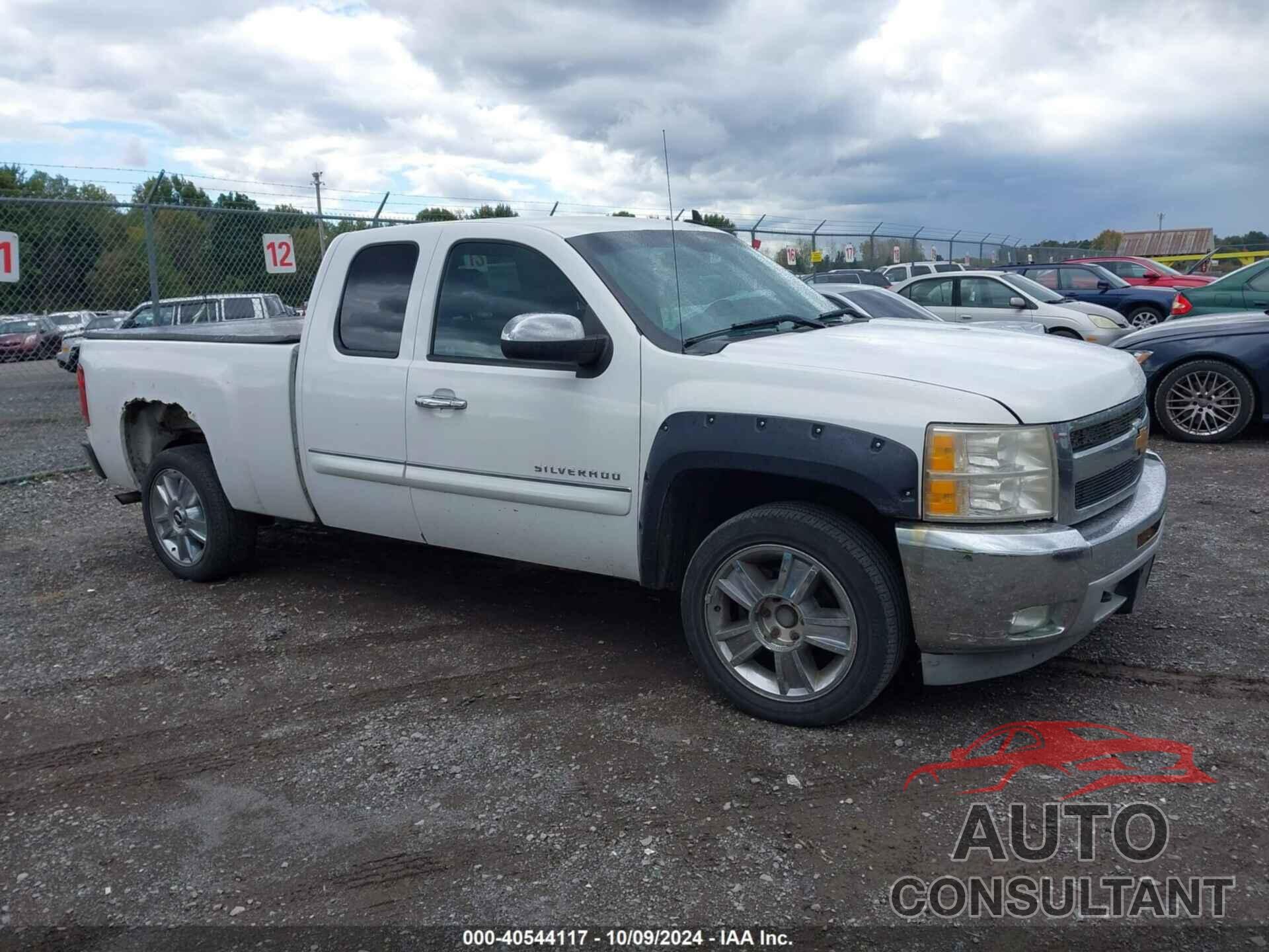 CHEVROLET SILVERADO 1500 2013 - 1GCRKSE71DZ161512