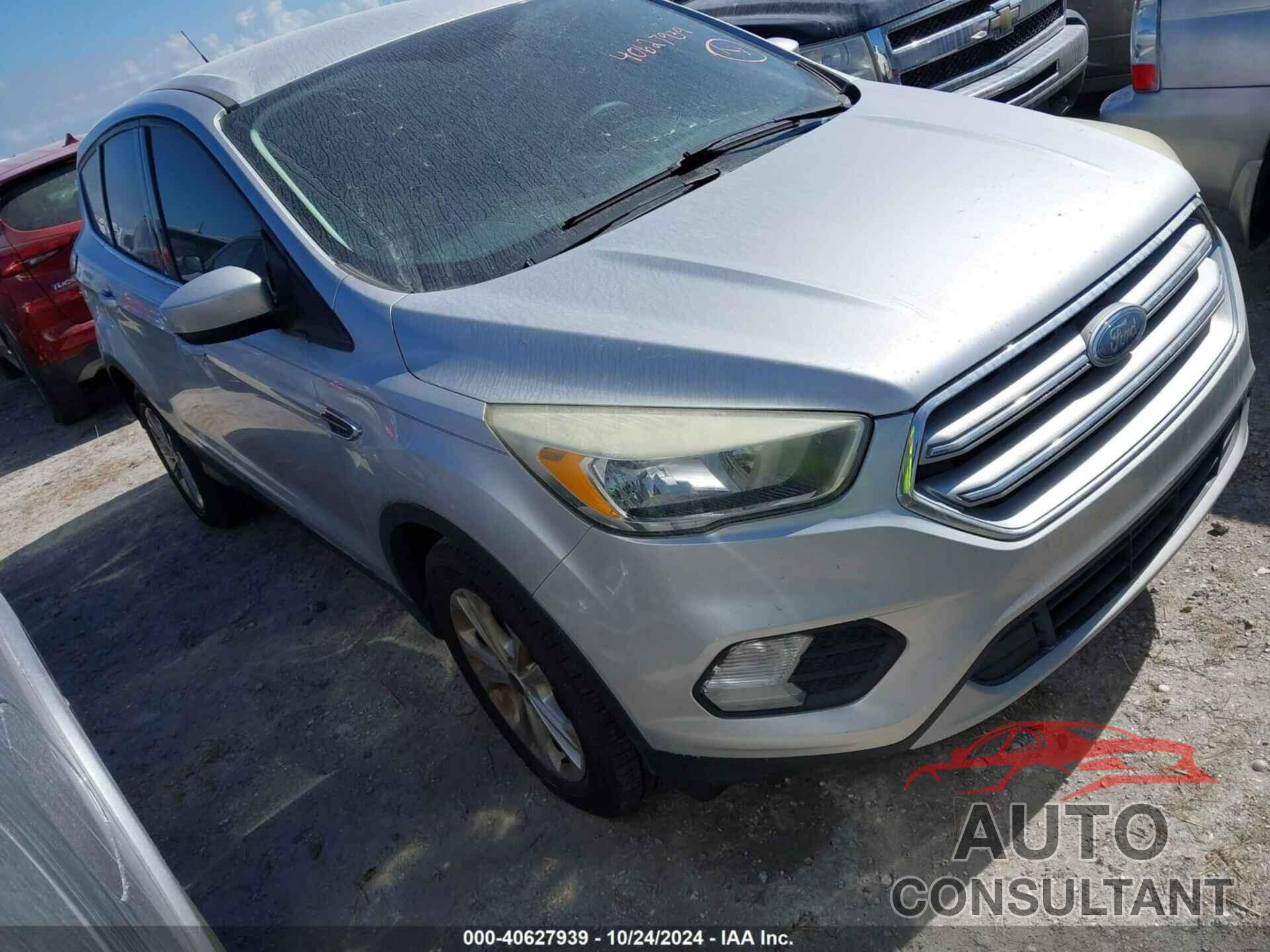 FORD ESCAPE 2017 - 1FMCU0GD6HUC60591