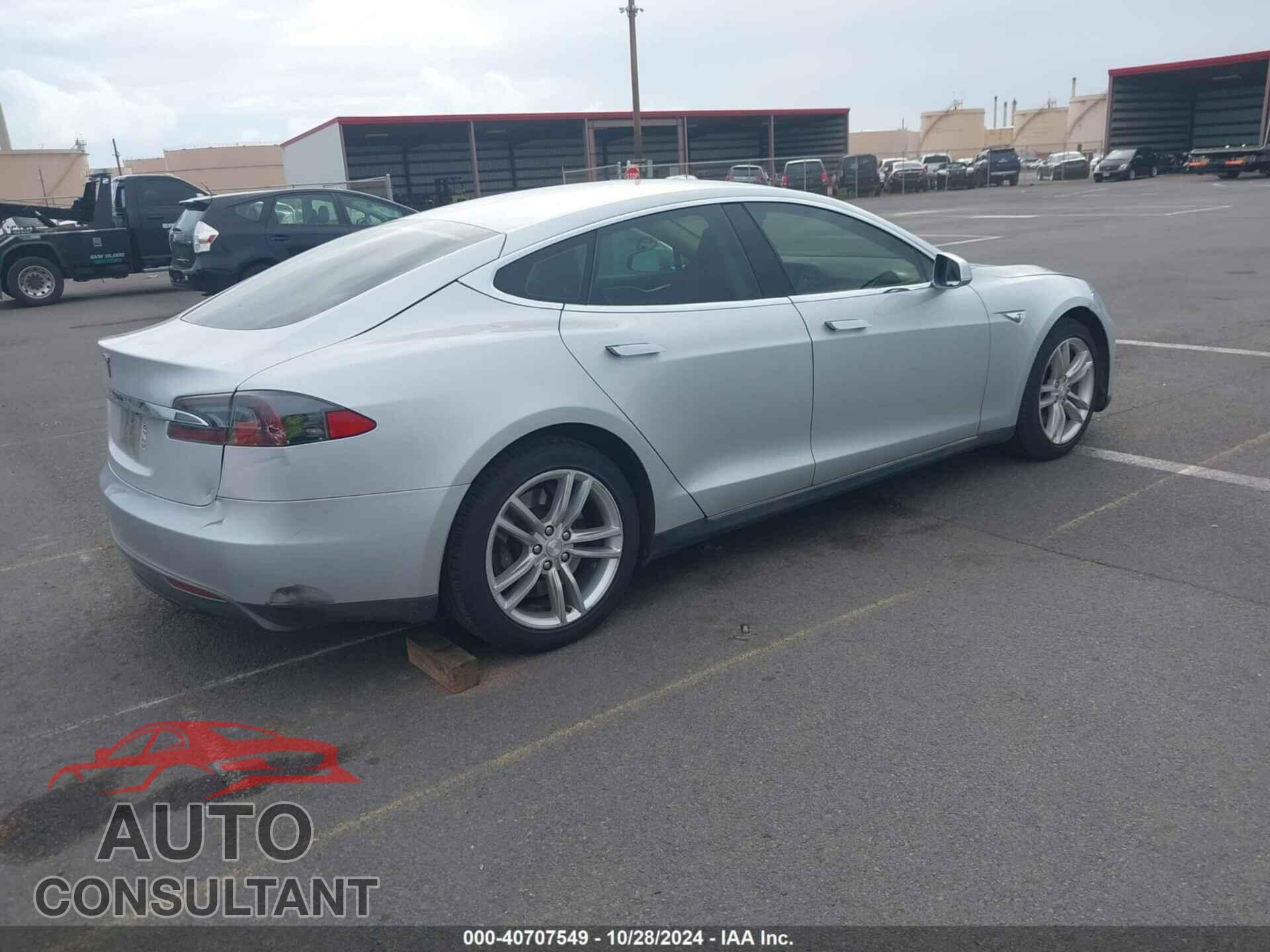 TESLA MODEL S 2013 - 5YJSA1AC3DFP10537