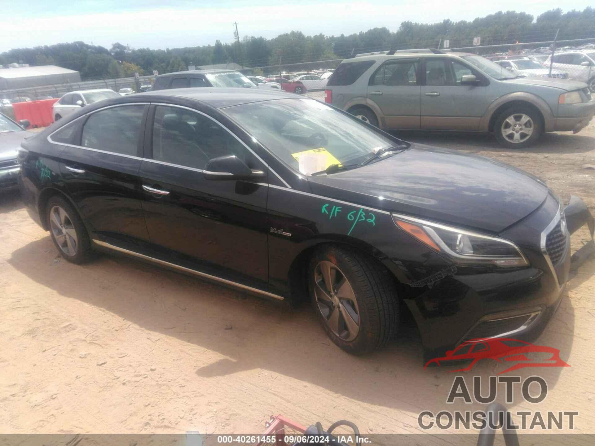 HYUNDAI SONATA HYBRID 2017 - KMHE34L12HA046021