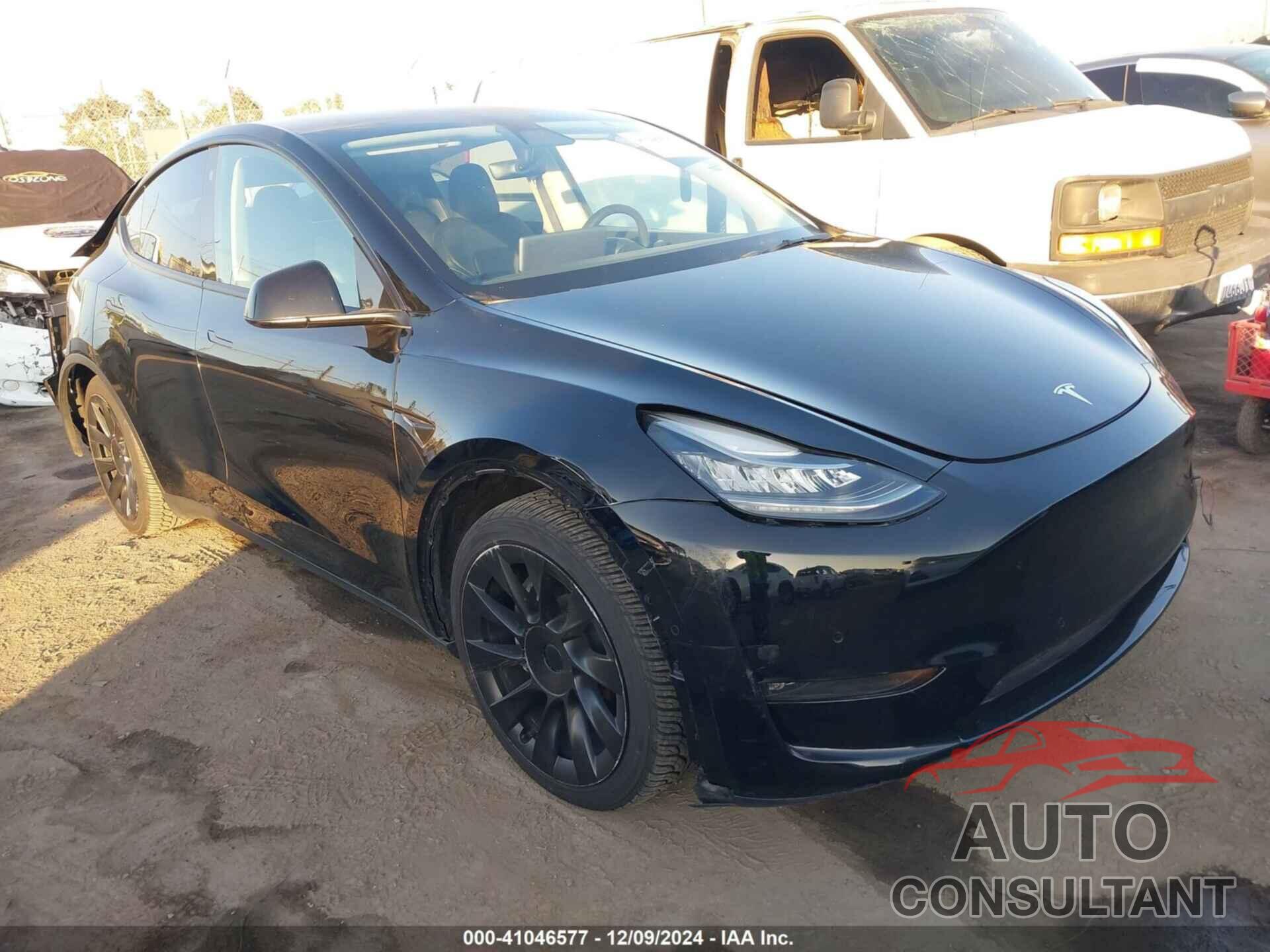 TESLA MODEL Y 2021 - 5YJYGAEE1MF159531